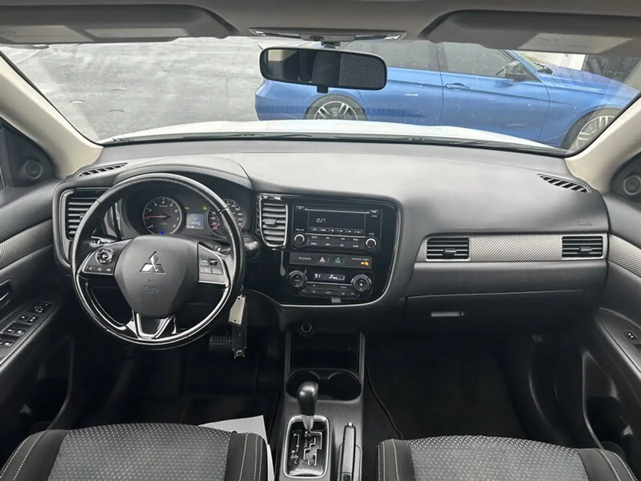 Mitsubishi Outlander снимка Mitsubishi Outlander