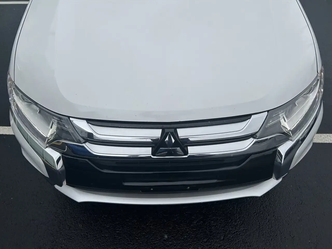 Mitsubishi Outlander снимка Mitsubishi Outlander