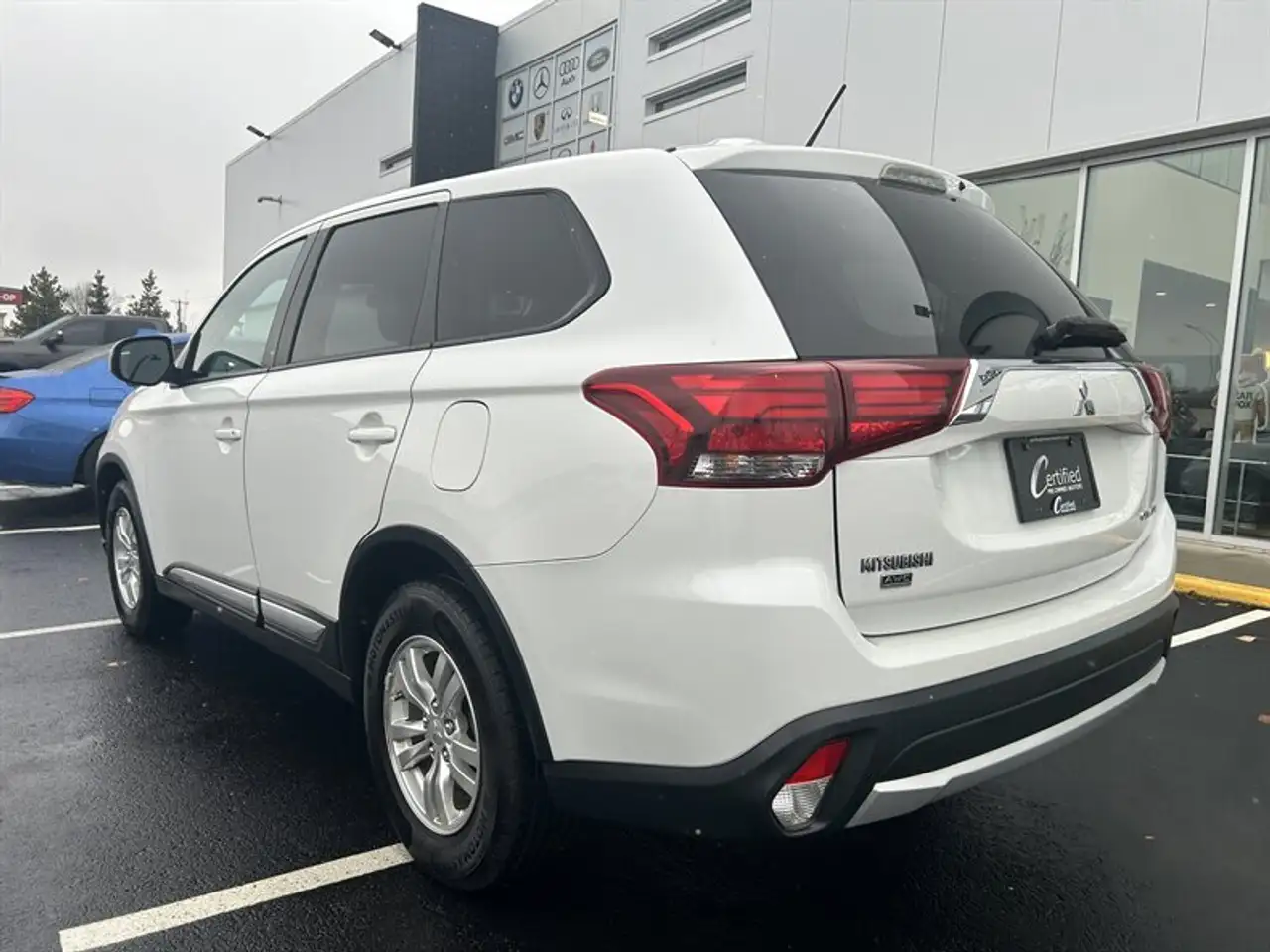 Mitsubishi Outlander снимка Mitsubishi Outlander
