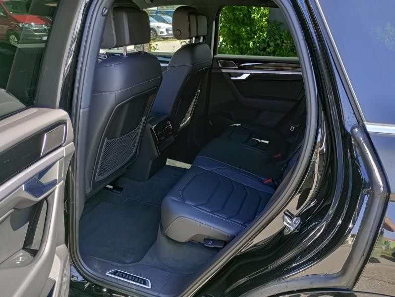 Volkswagen Touareg R-Line 4Motion — photo 6