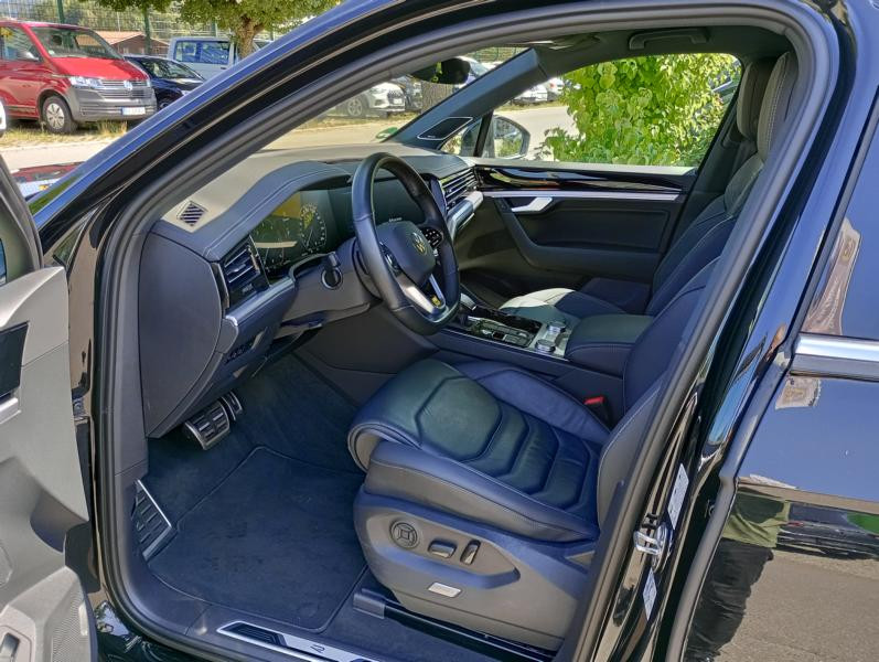 Volkswagen Touareg R-Line 4Motion — photo 5
