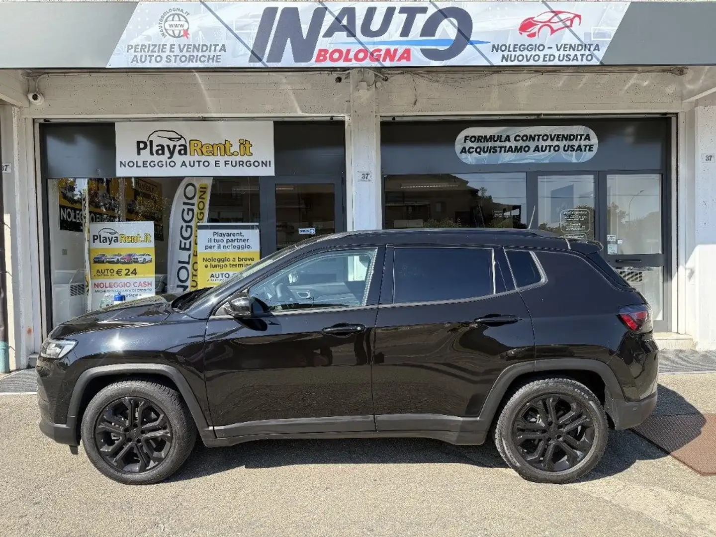 Jeep Compass 1.6 Multijet II 2WD Night Eagle GANCIO TRAINO Zwart - 2