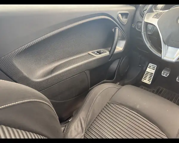 Alfa Romeo Mito view 15
