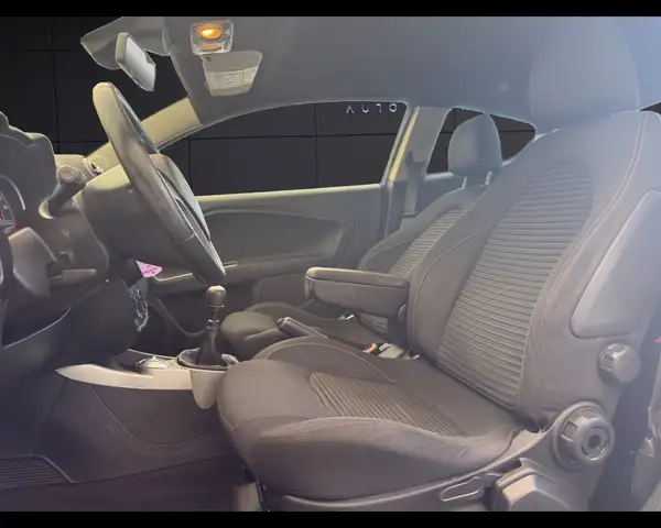 Alfa Romeo Mito view 9