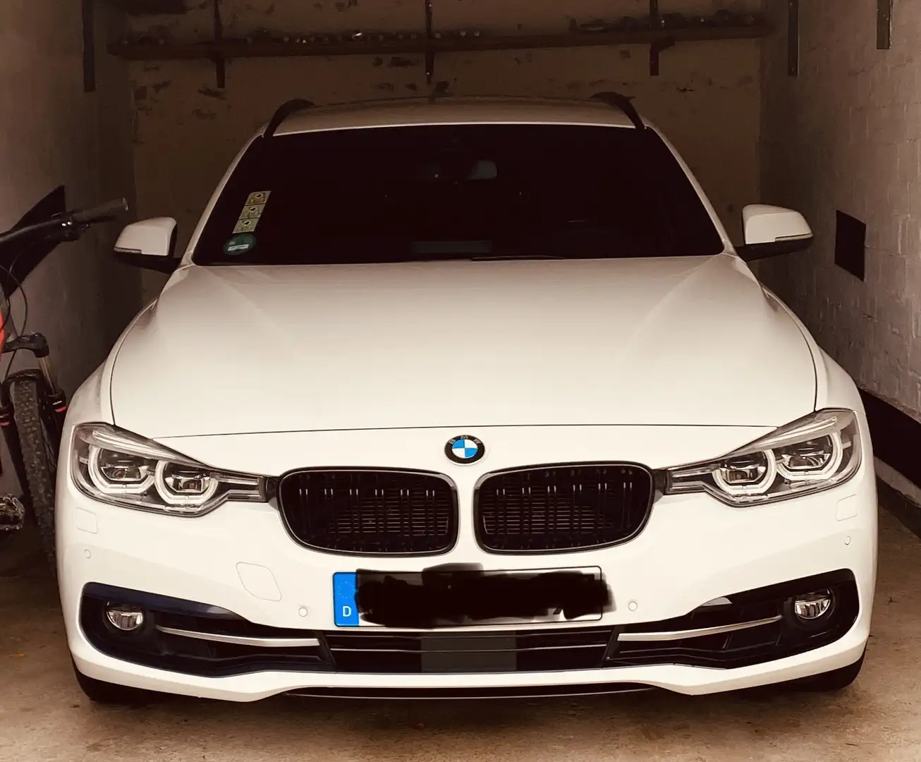 BMW 330 330d Touring Aut. Sport Line Weiß - 2