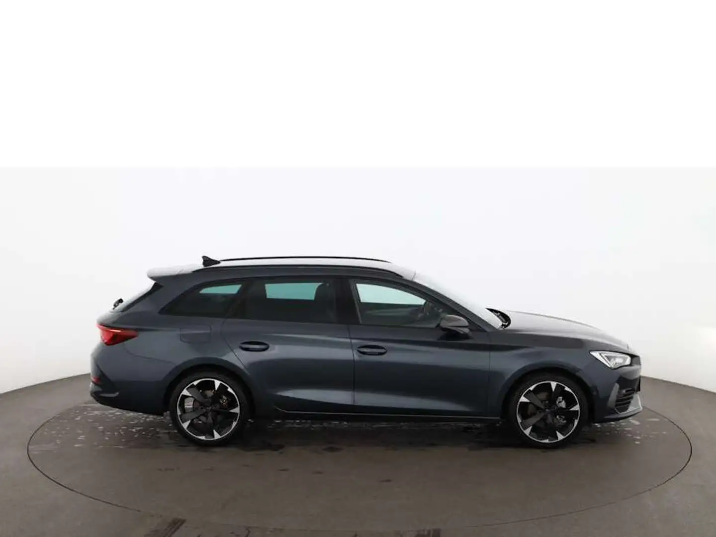 CUPRA Leon Sportstourer 1.5 eTSI Aut LED RADAR ASSIST Grau - 2