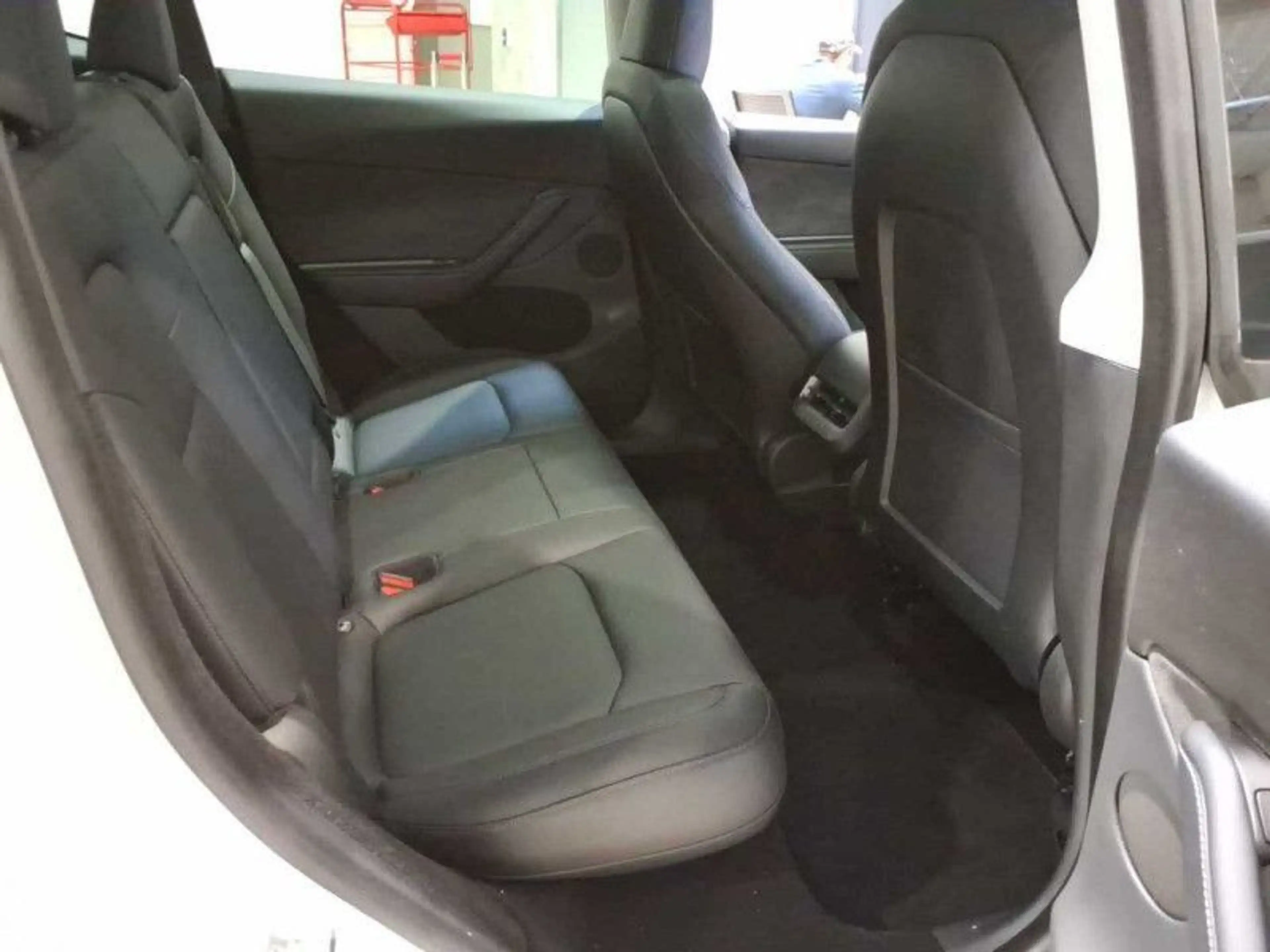 Tesla Model Y Long Range Dual AWD A.Pilot — photo 5