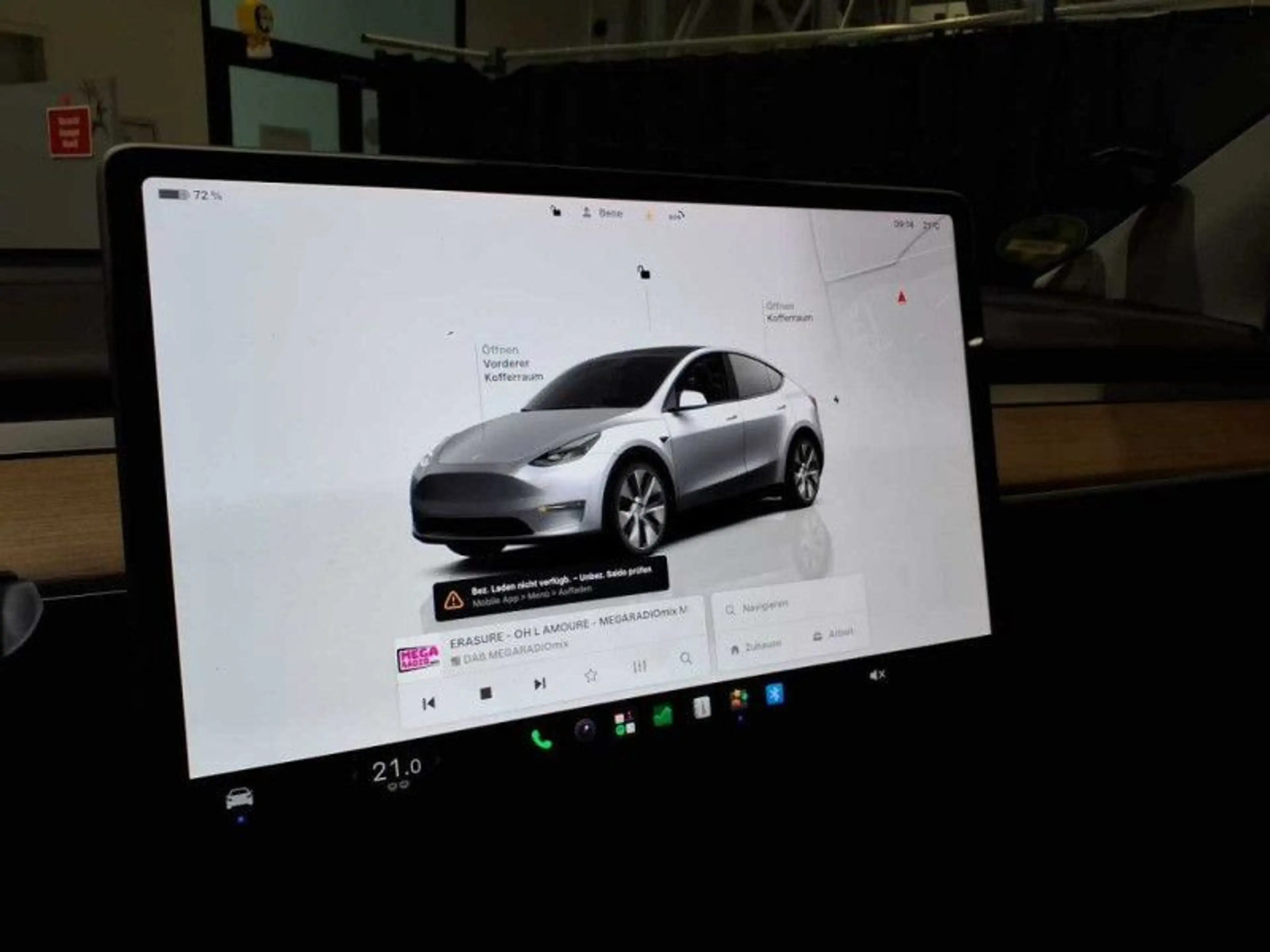 Tesla Model Y Long Range Dual AWD A.Pilot — photo 12