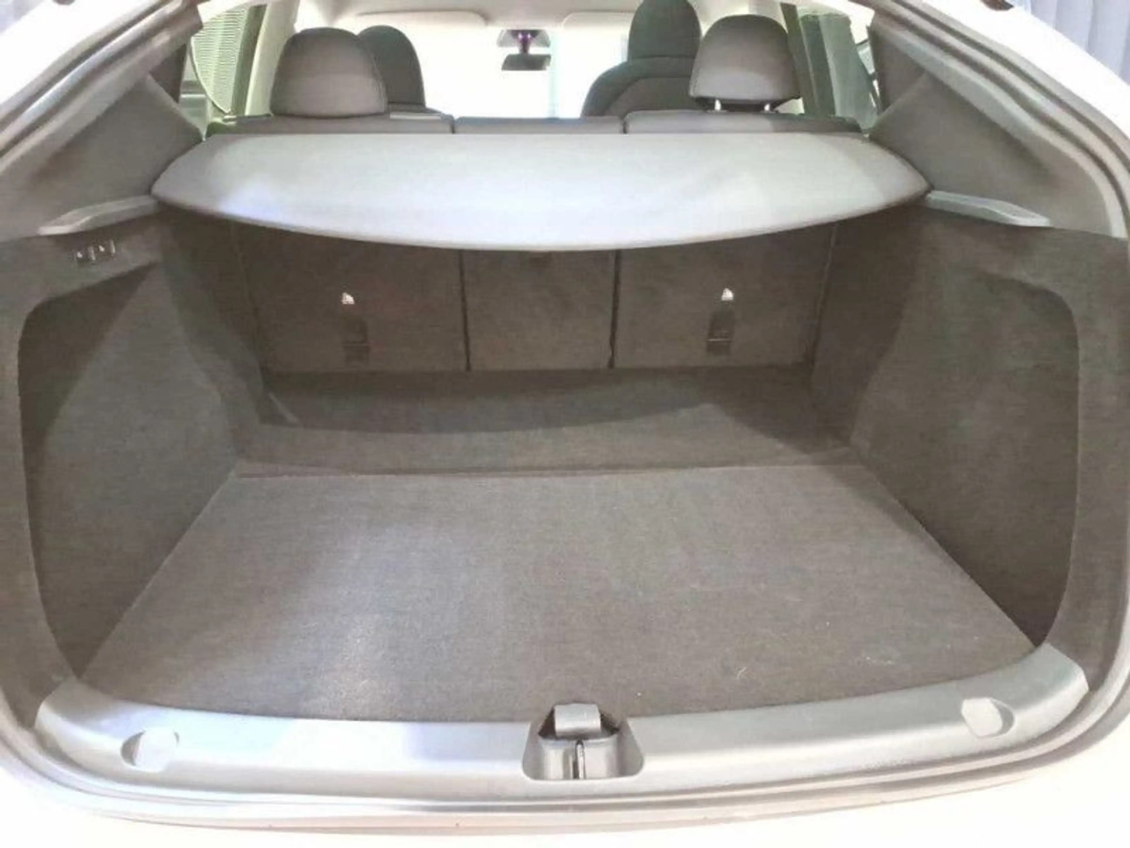 Tesla Model Y Long Range Dual AWD A.Pilot — photo 11