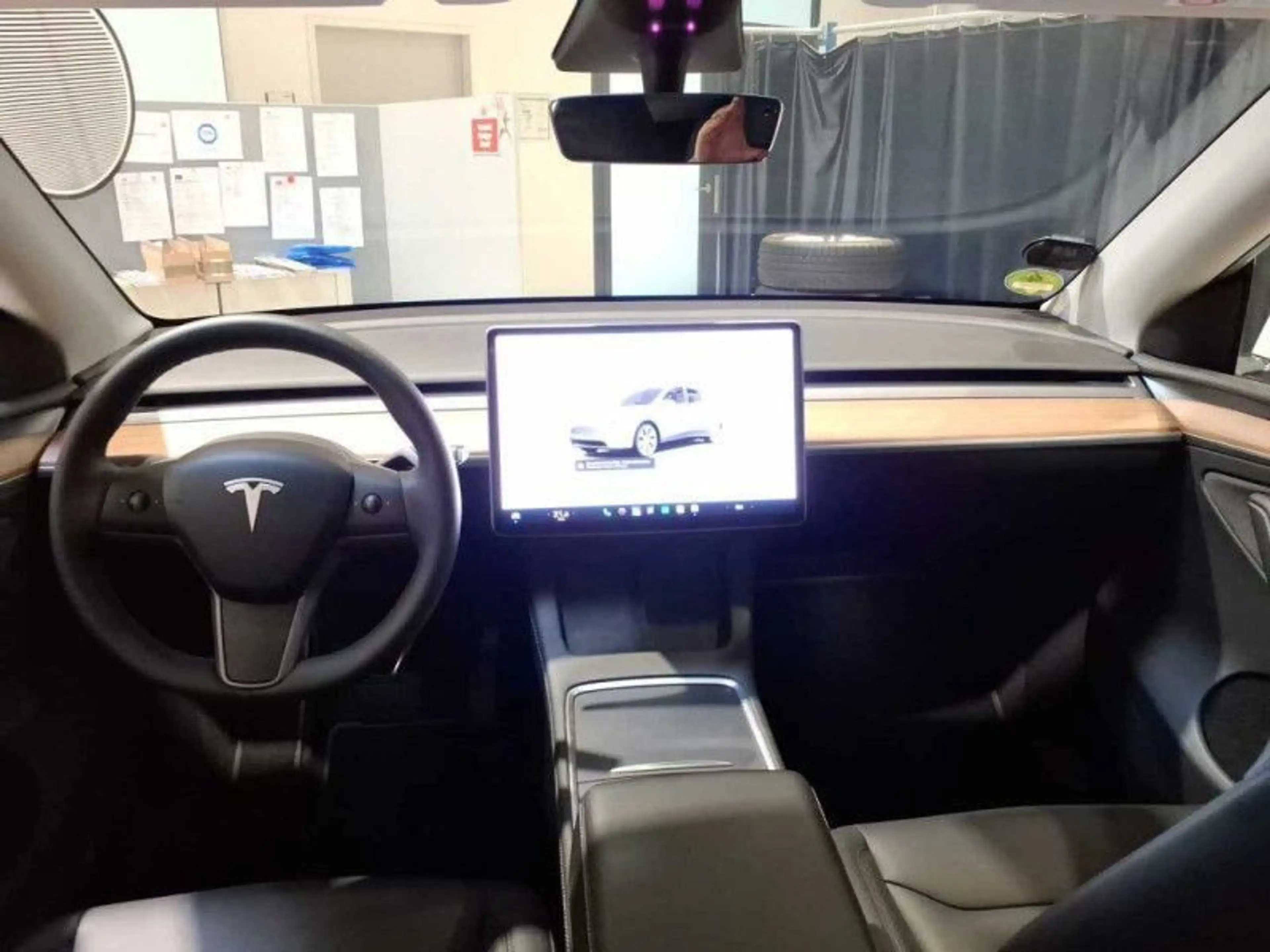 Tesla Model Y Long Range Dual AWD A.Pilot — photo 7