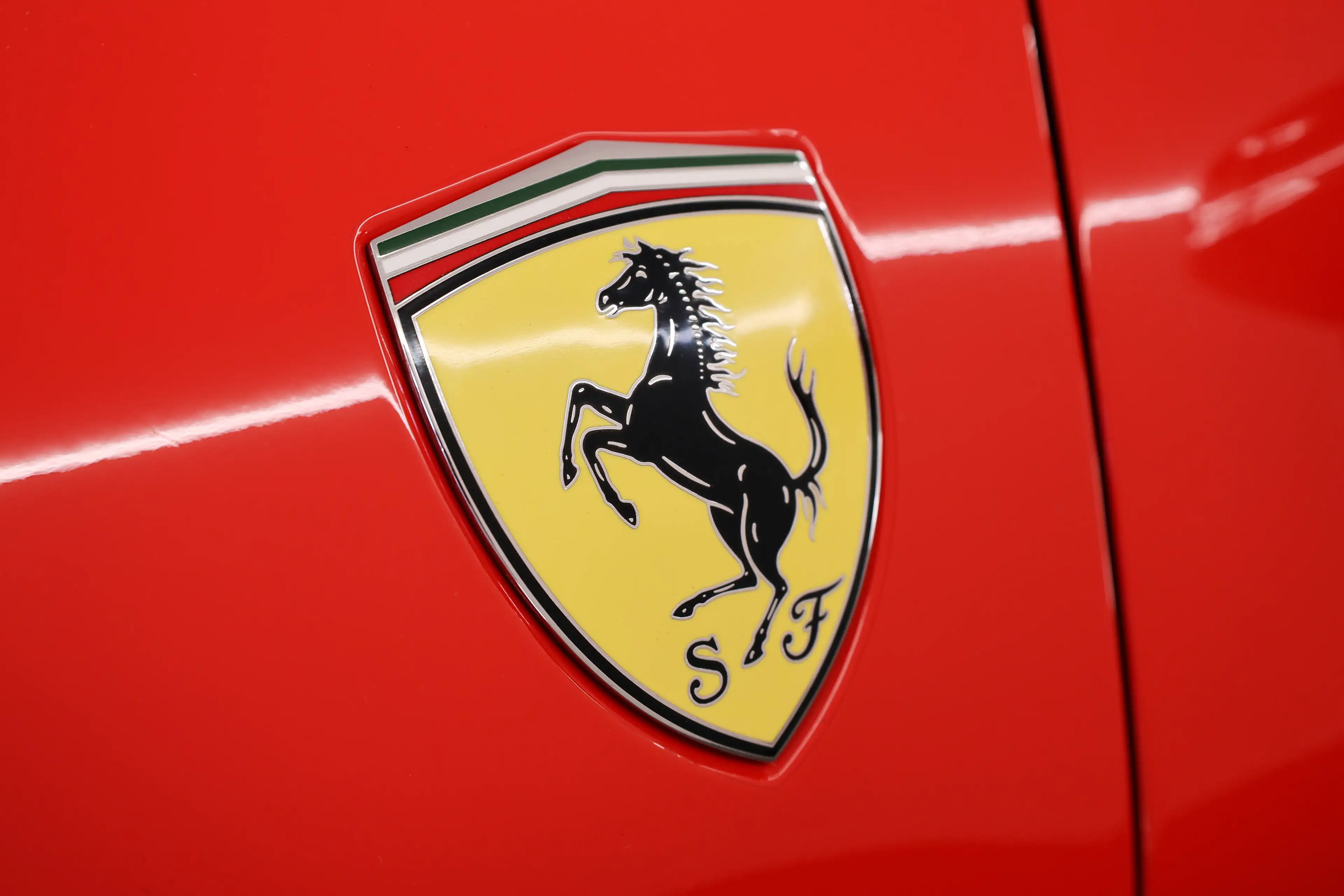 Ferrari F8 Tributo Rosso Scuderia / 2 Year Ferrari Approved — photo 10