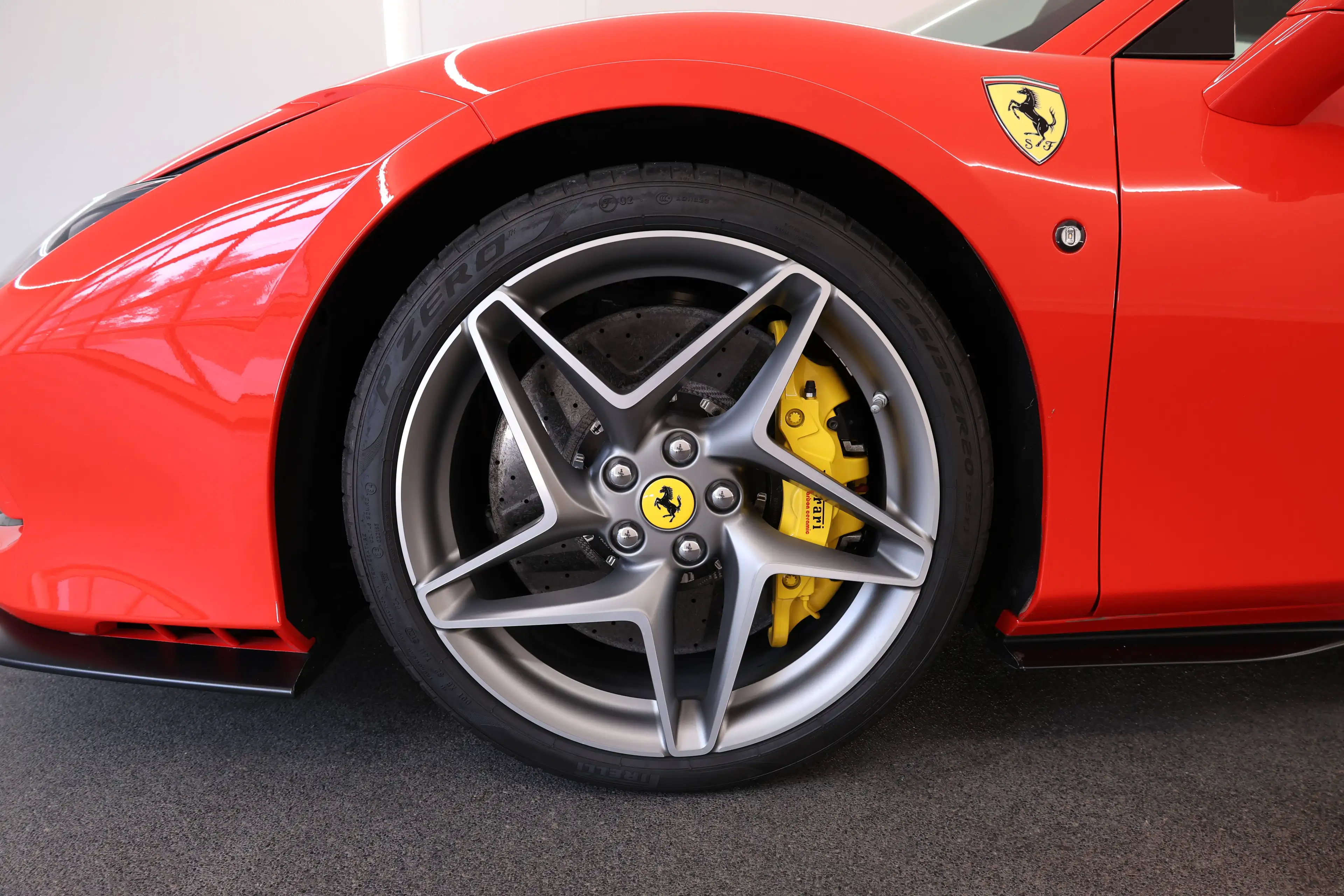 Ferrari F8 Tributo Rosso Scuderia / 2 Year Ferrari Approved — photo 11