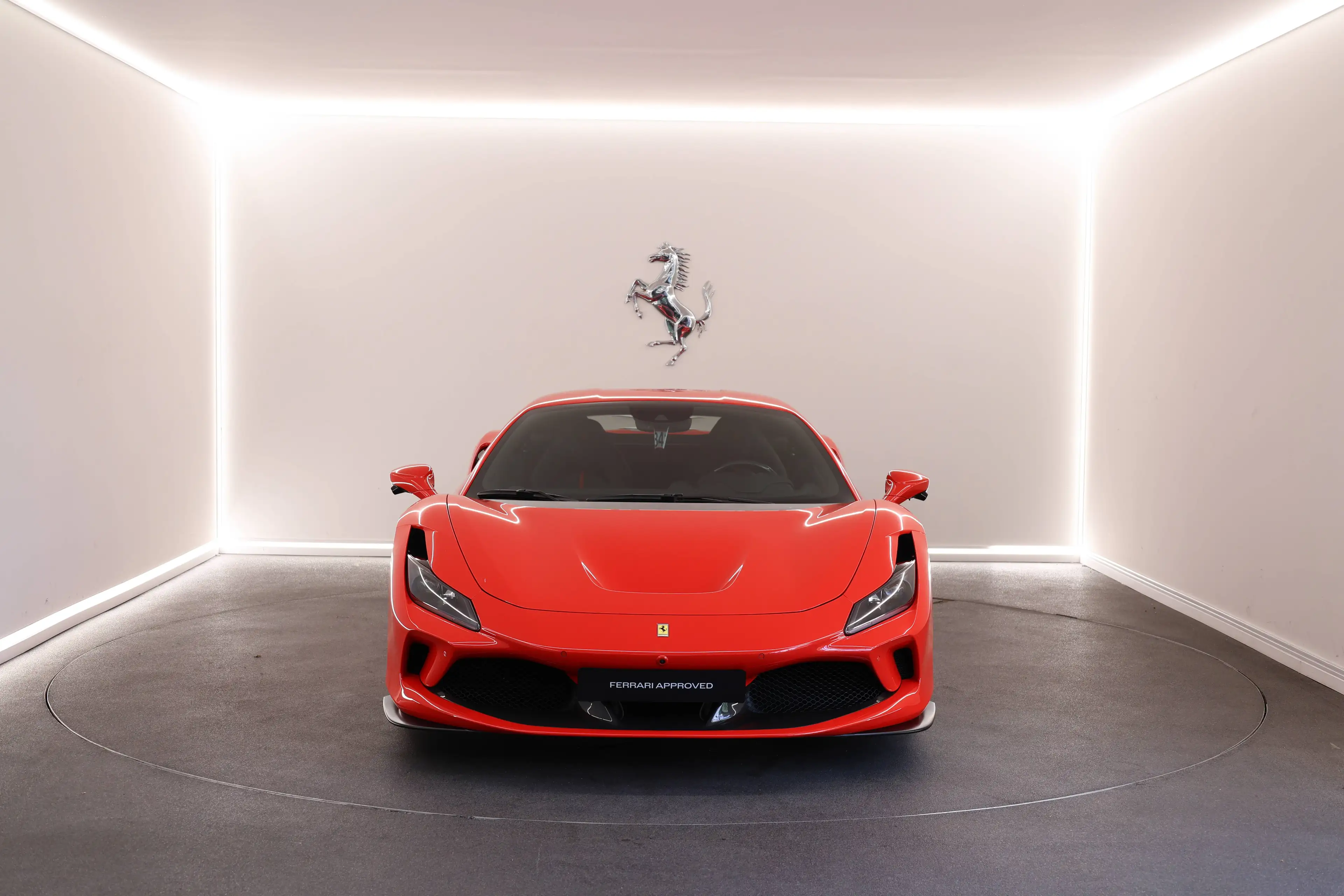 Ferrari F8 Tributo Rosso Scuderia / 2 Year Ferrari Approved — photo 2