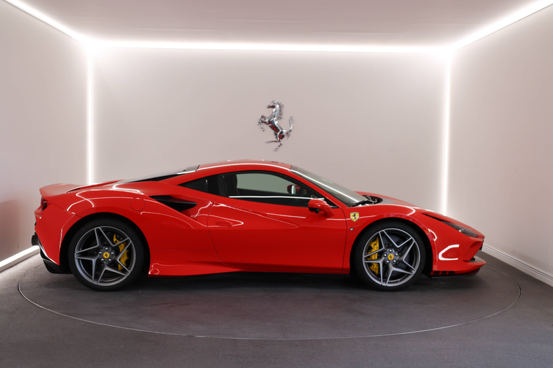 Ferrari F8 Tributo Rosso Scuderia / 2 Year Ferrari Approved — photo 8