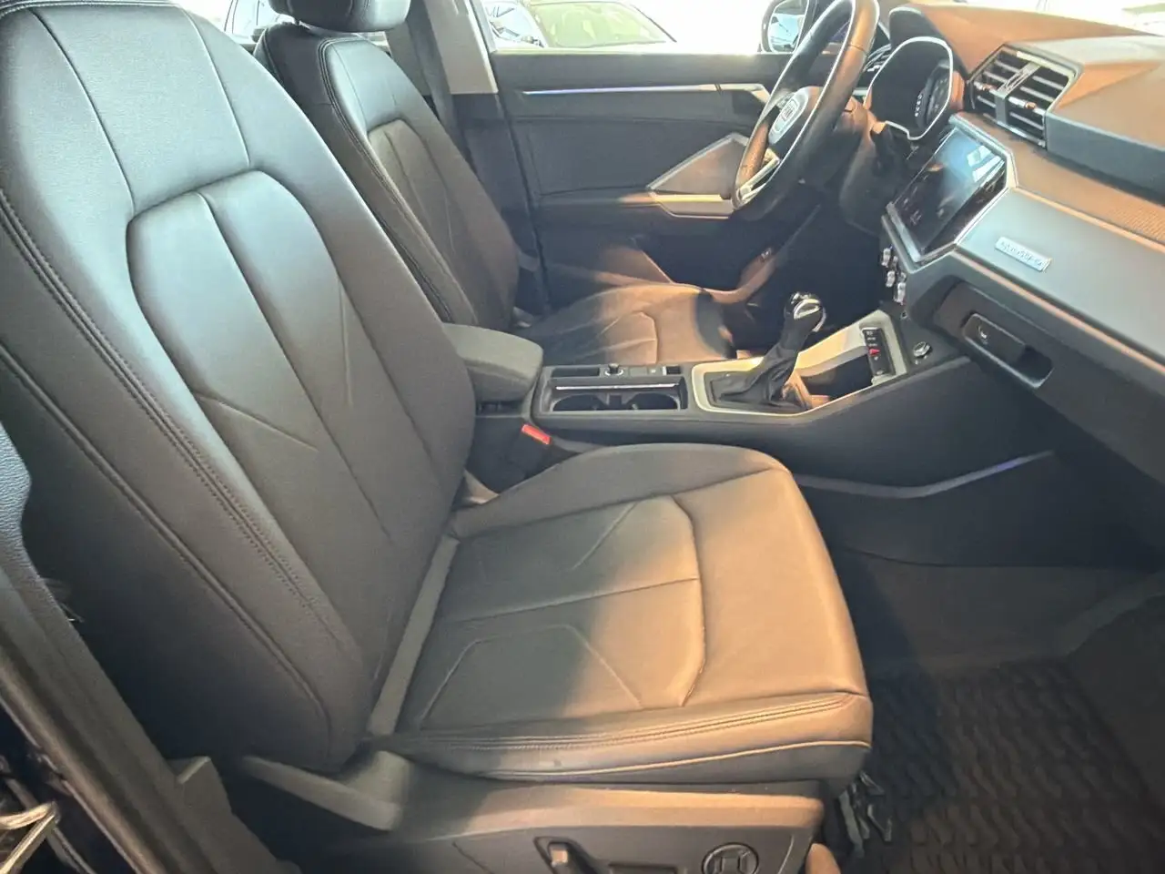 Audi Q3 снимка Audi Q3