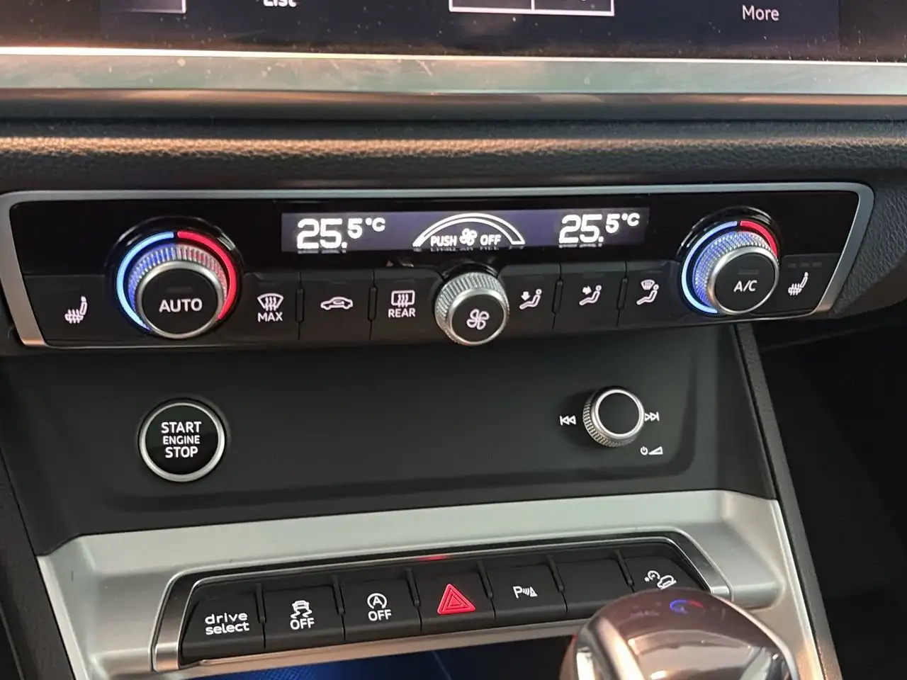 Audi Q3 снимка Audi Q3