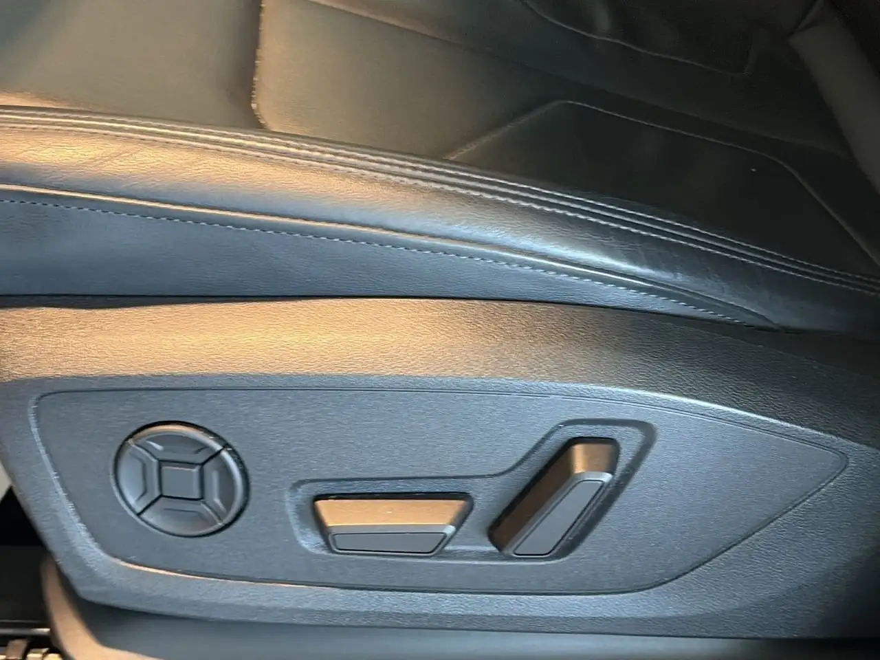 Audi Q3 снимка Audi Q3