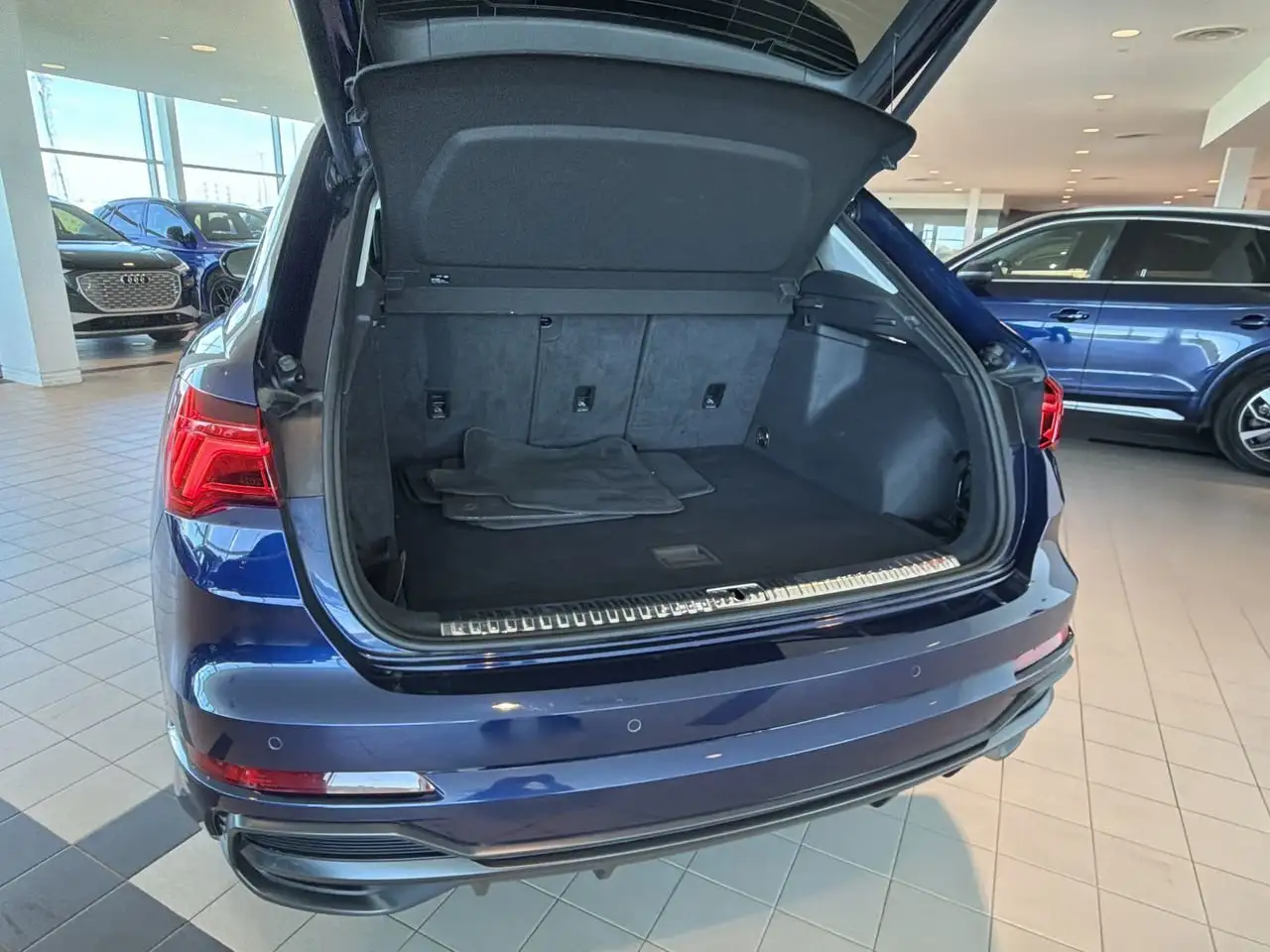 Audi Q3 снимка Audi Q3