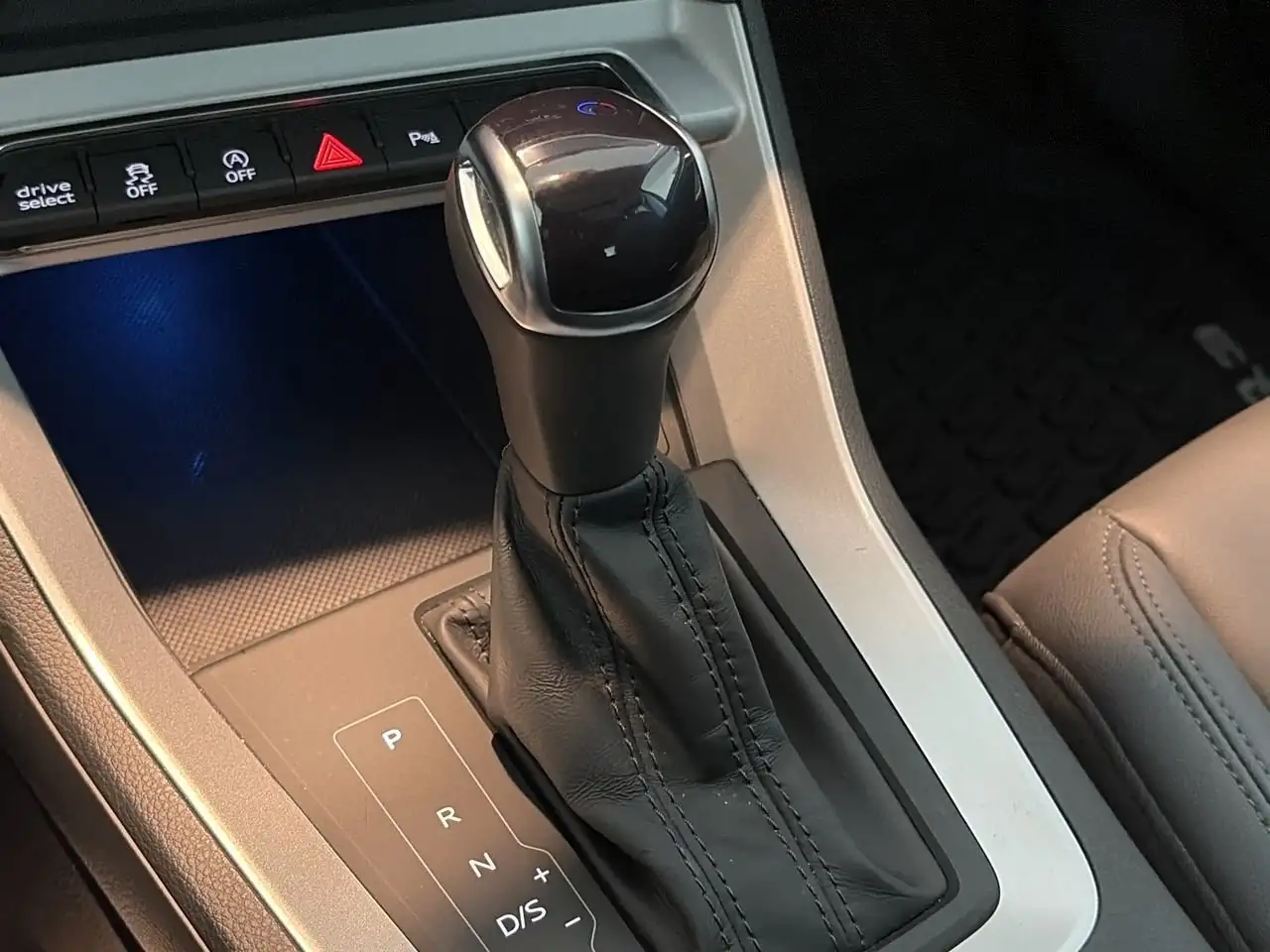 Audi Q3 снимка Audi Q3