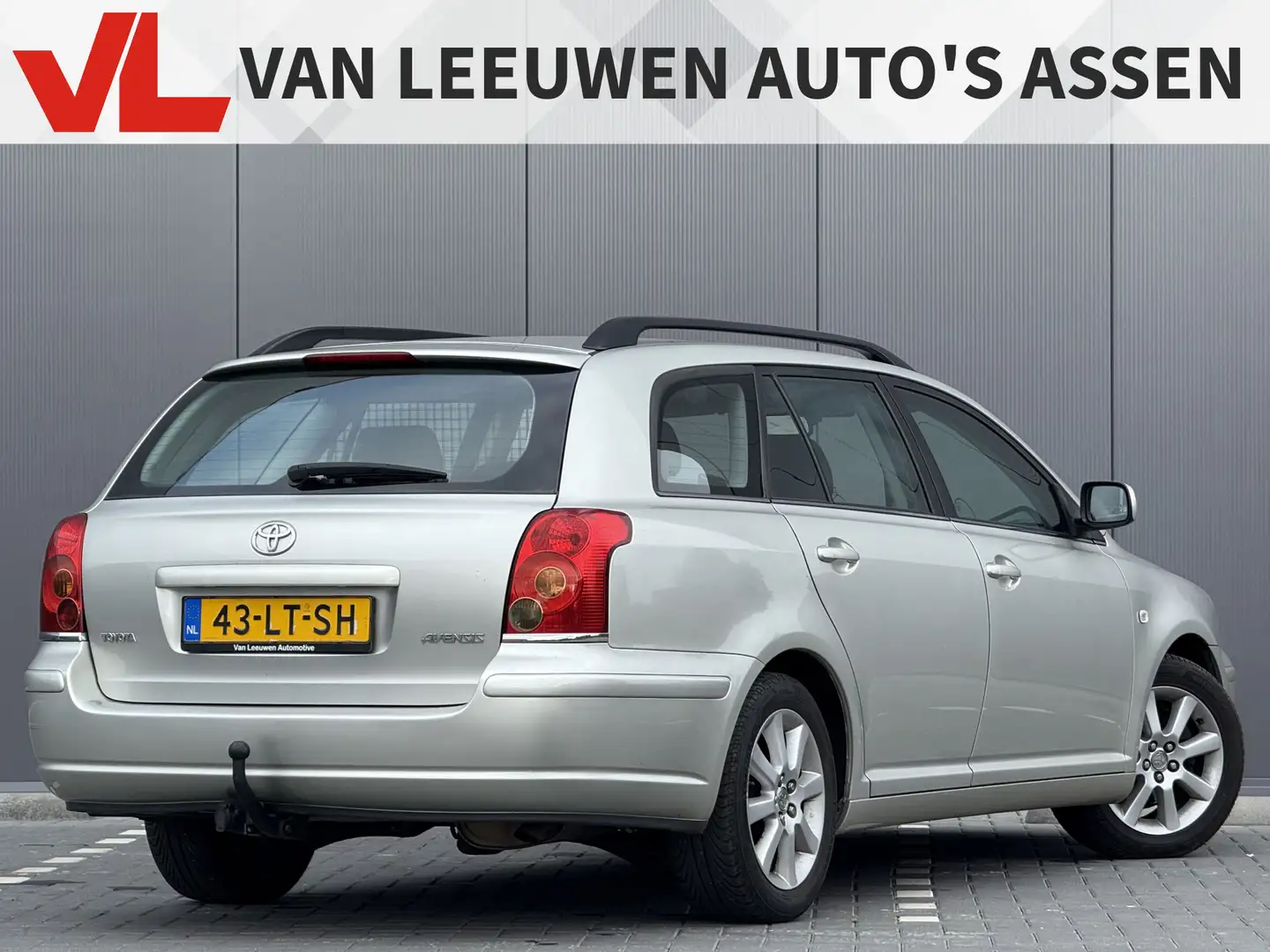 Toyota Avensis Wagon 1.8 VVTi Linea Luna | Automaat | Trekhaak | Gris - 2