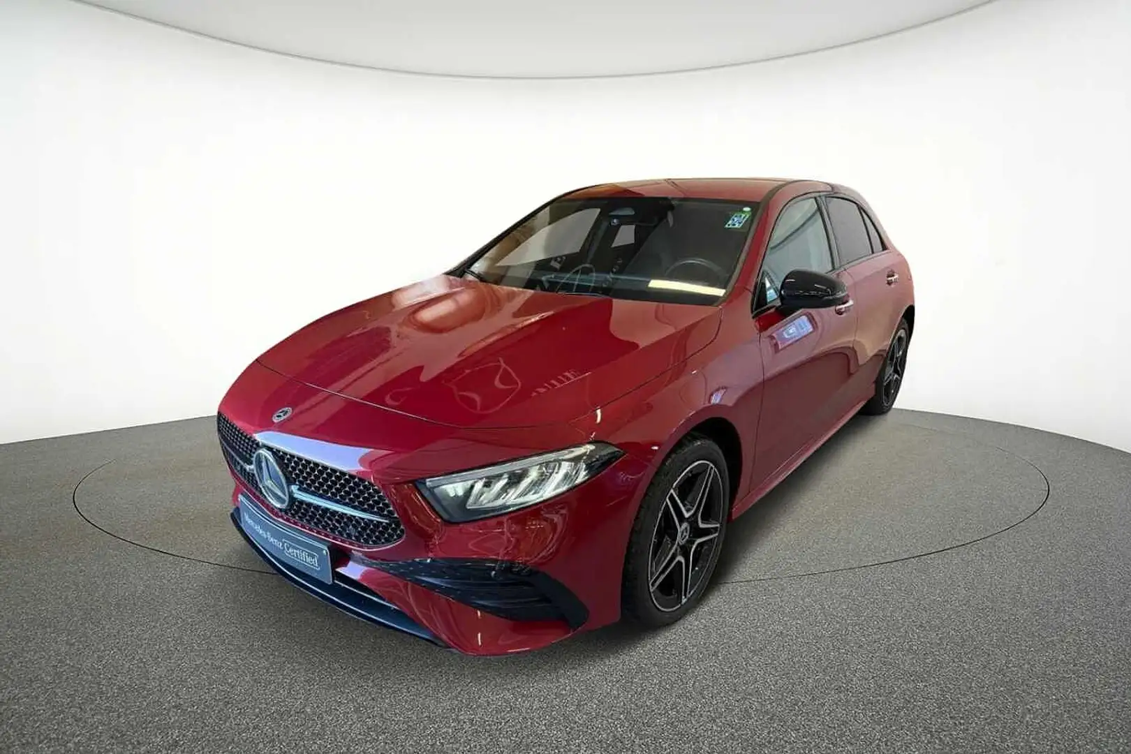 Mercedes-Benz A 250 e AMG Line Rood - 1