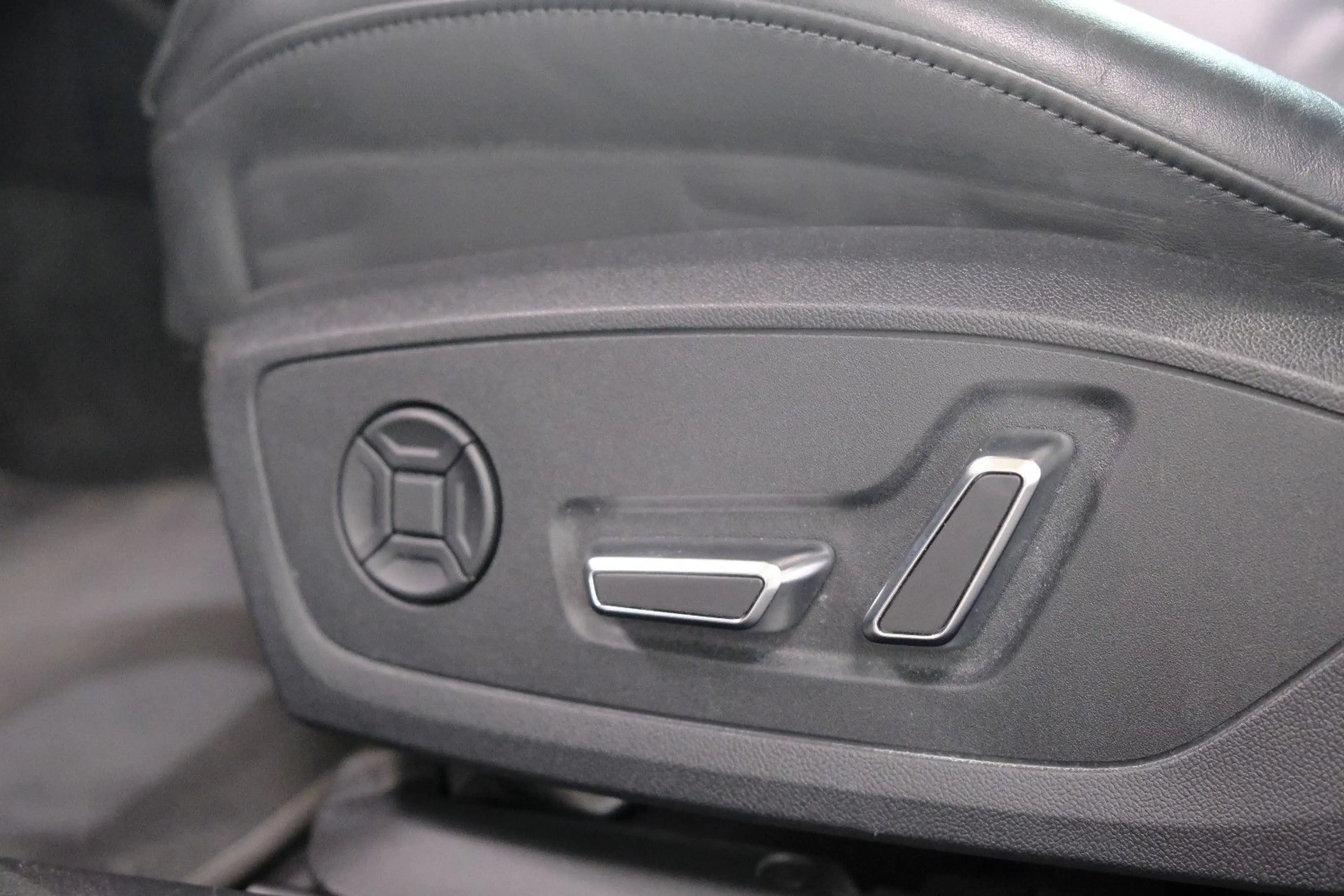 Audi S6 Avant 3.0 TDI qu*RS-SEATS*PANO*HUD*B&O*AHK* — photo 11