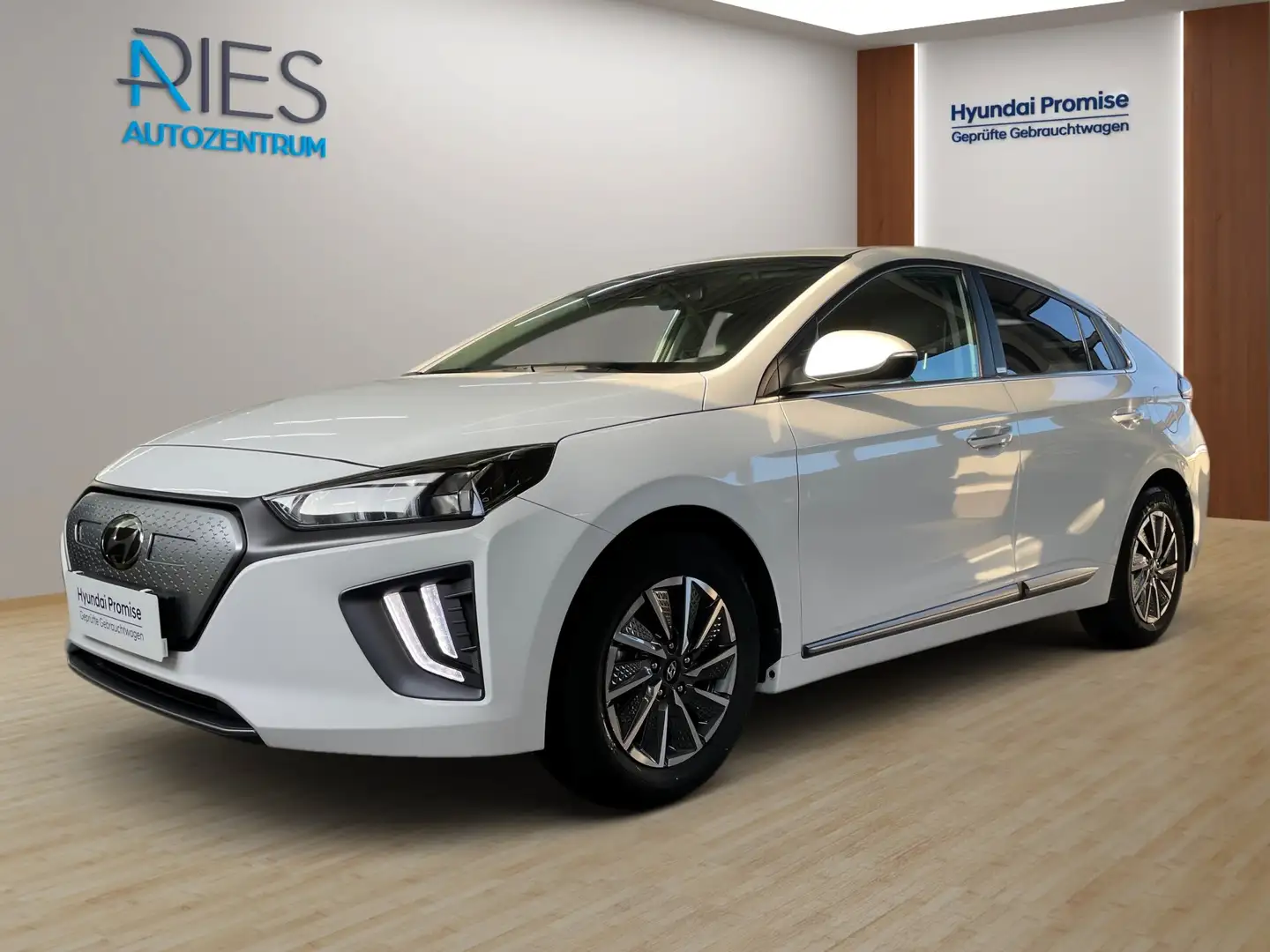 Hyundai IONIQ Elektro Style KlimaA*LED*Navi*SD*SHZ*ACC Blanco - 2