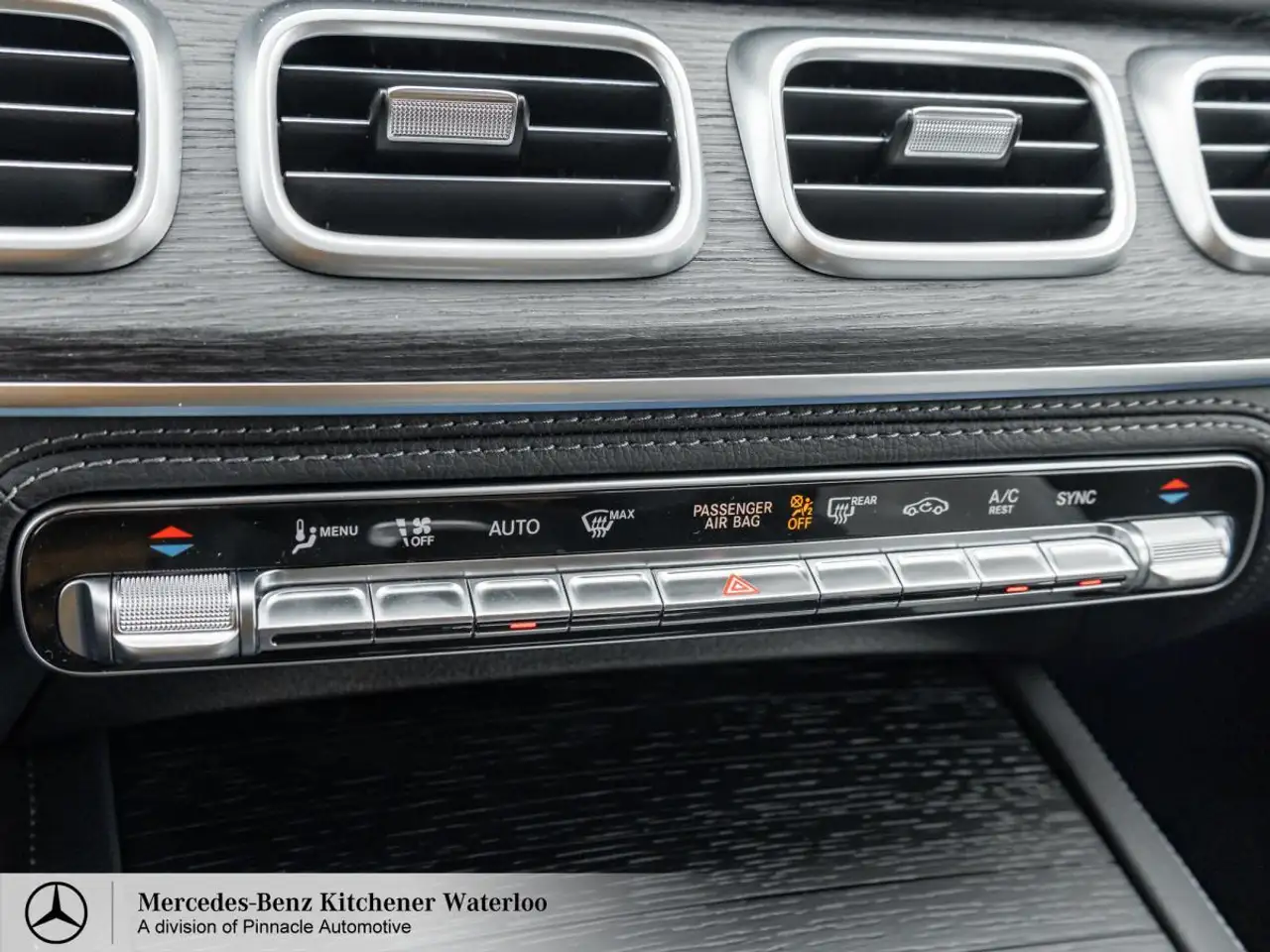 Mercedes-Benz GLS снимка Mercedes-Benz GLS