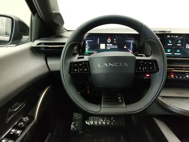 Lancia Ypsilon view 11