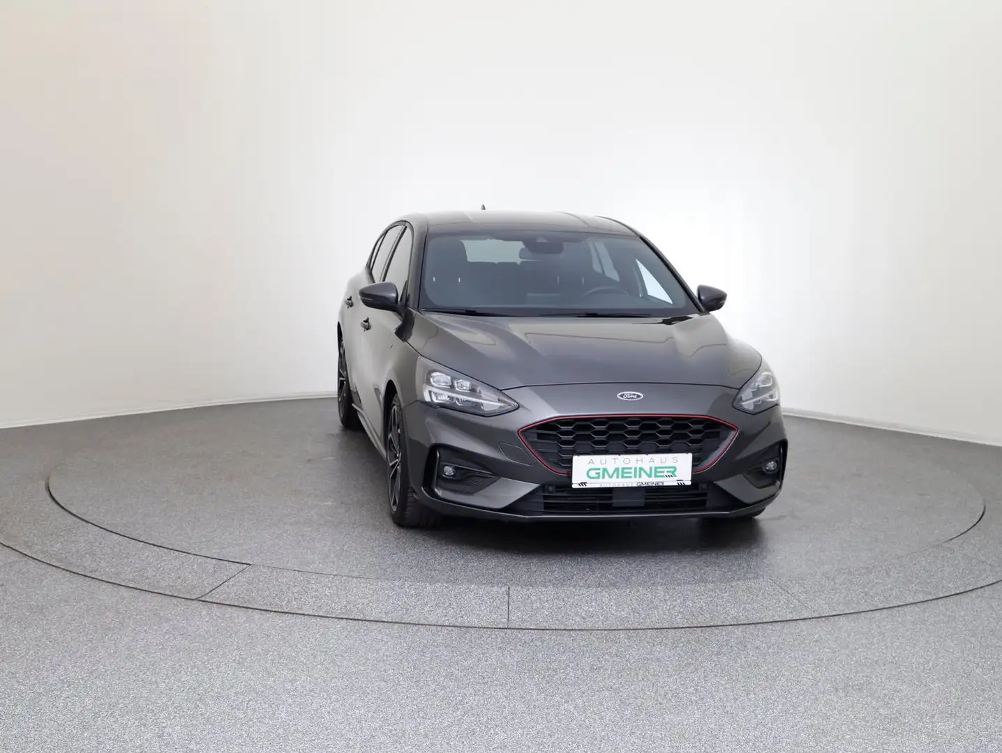 Ford Focus Lim. ST-Line Grijs - 2