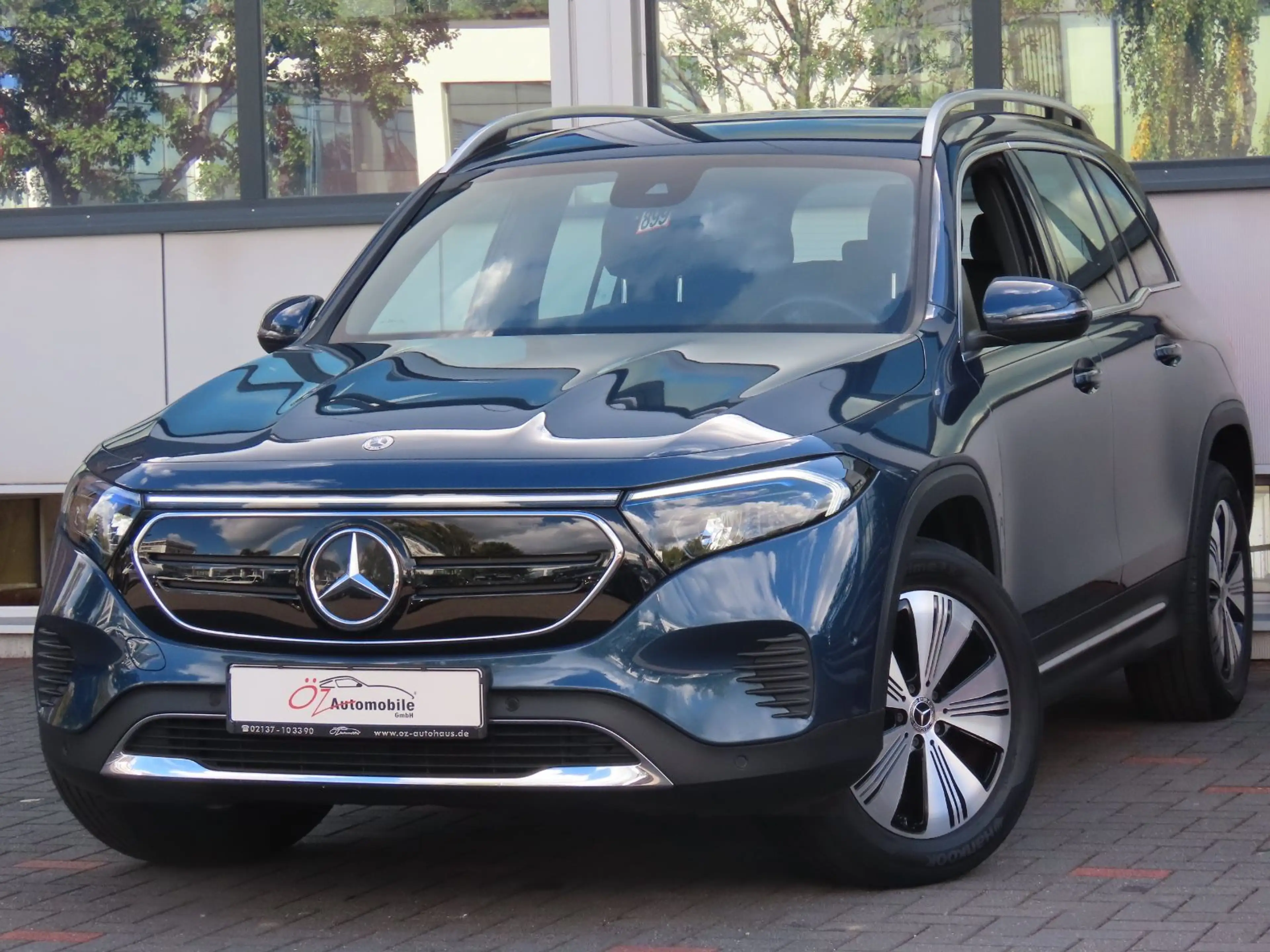 Mercedes-Benz EQB 250 66,5 kWh Leder Ambiente Kamera 7 Sitze — photo 4