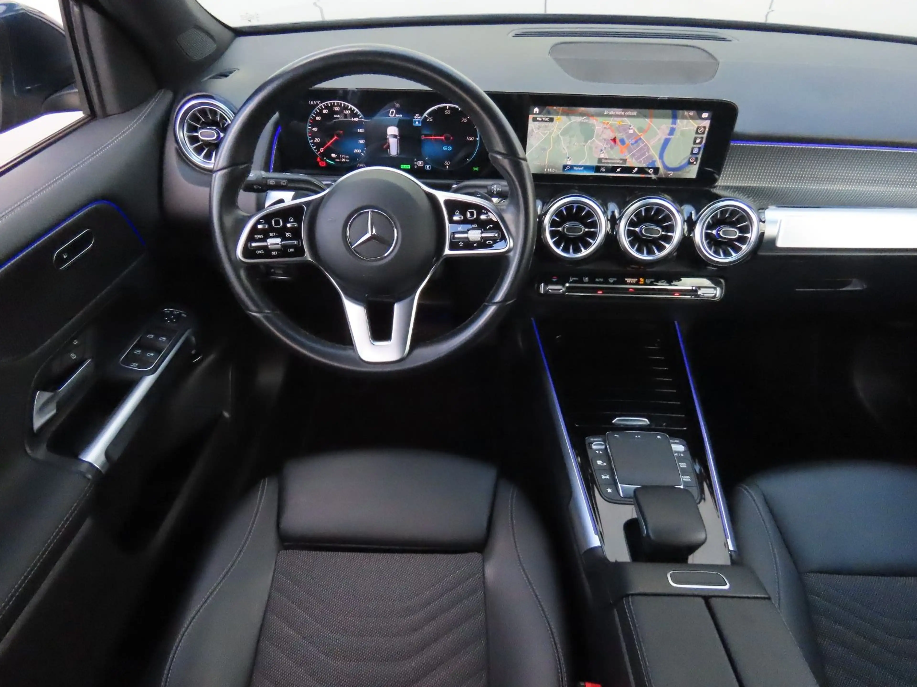 Mercedes-Benz EQB 250 66,5 kWh Leder Ambiente Kamera 7 Sitze — photo 14