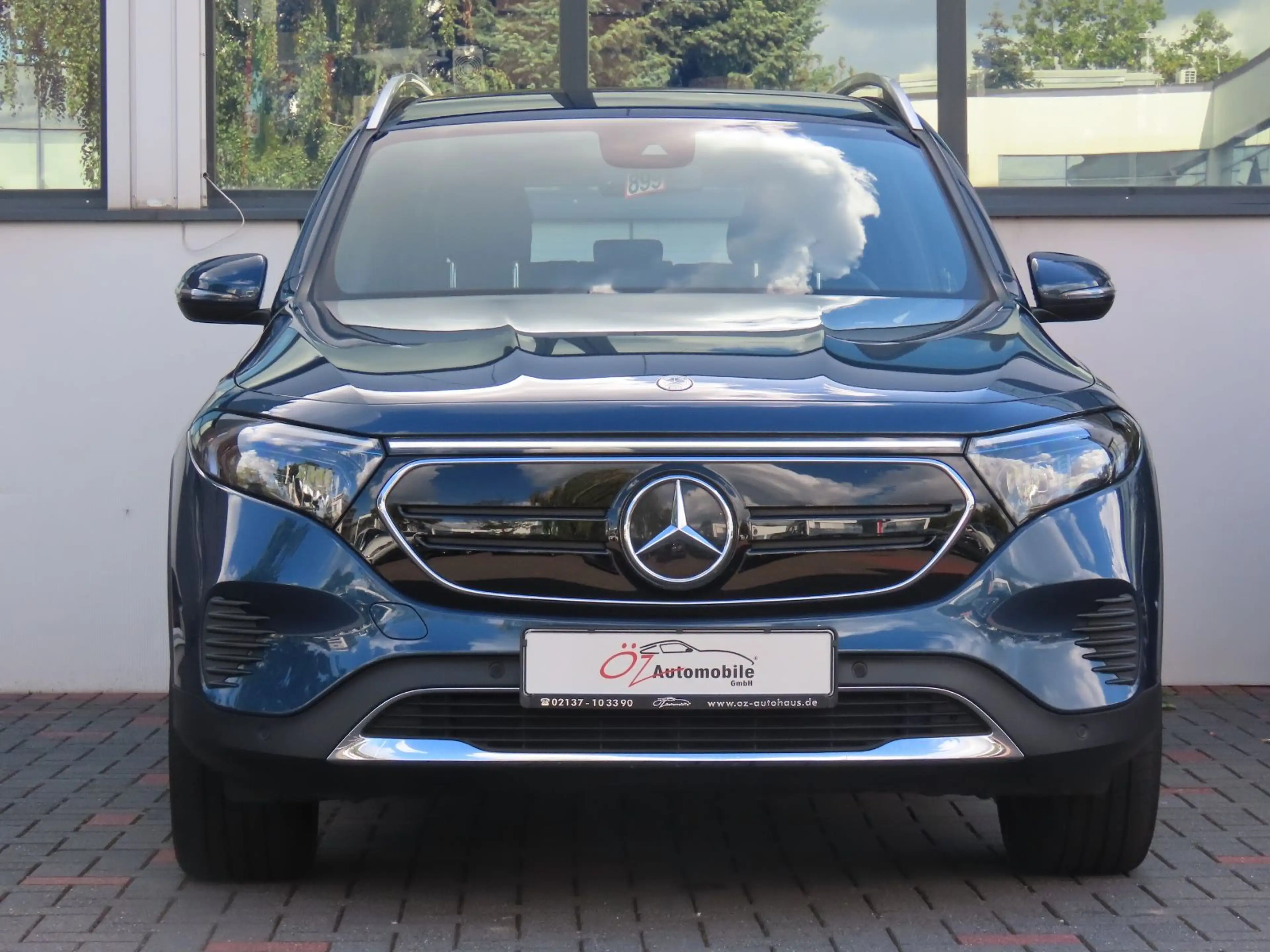 Mercedes-Benz EQB 250 66,5 kWh Leder Ambiente Kamera 7 Sitze — photo 2