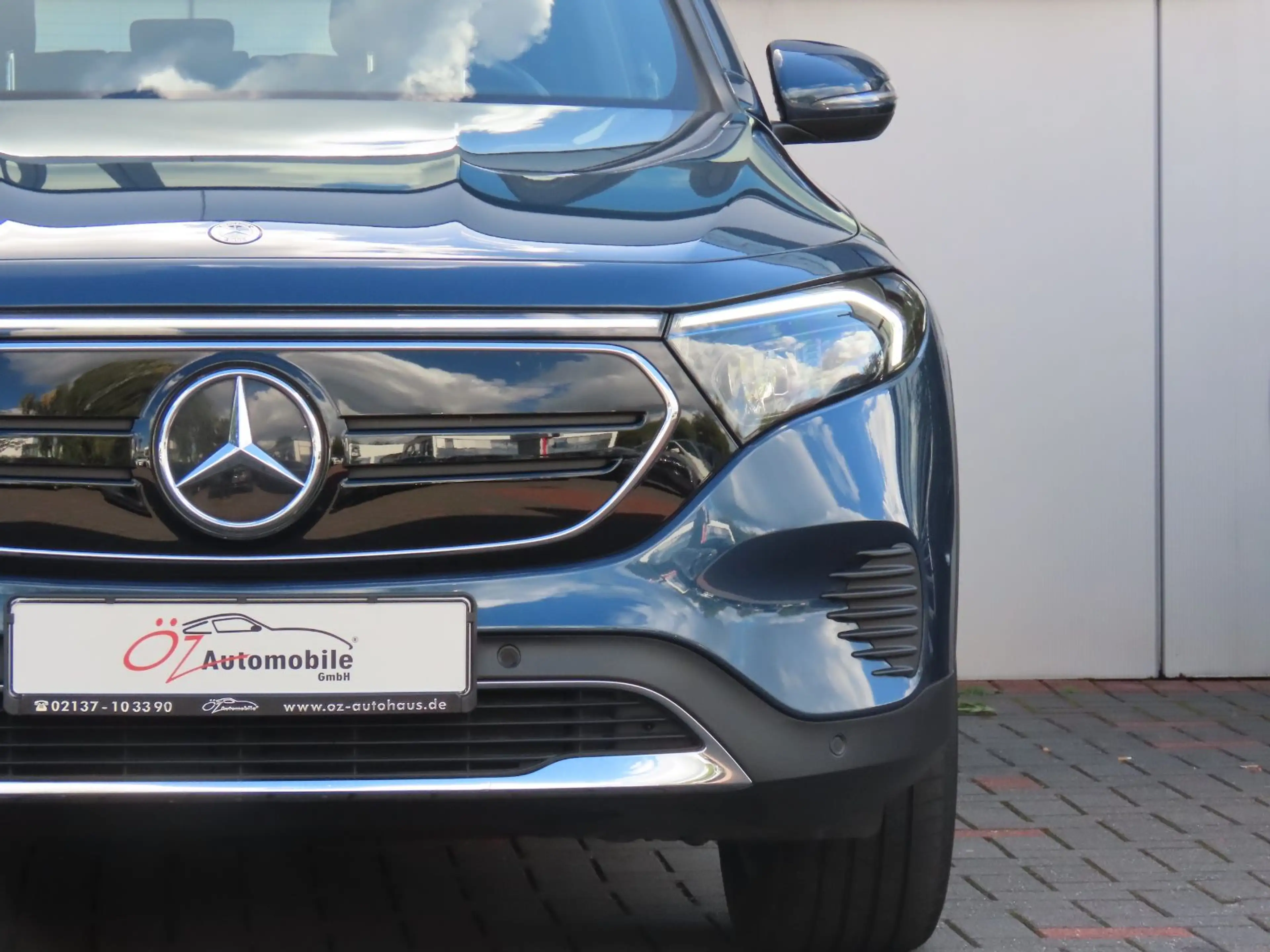 Mercedes-Benz EQB 250 66,5 kWh Leder Ambiente Kamera 7 Sitze — photo 3