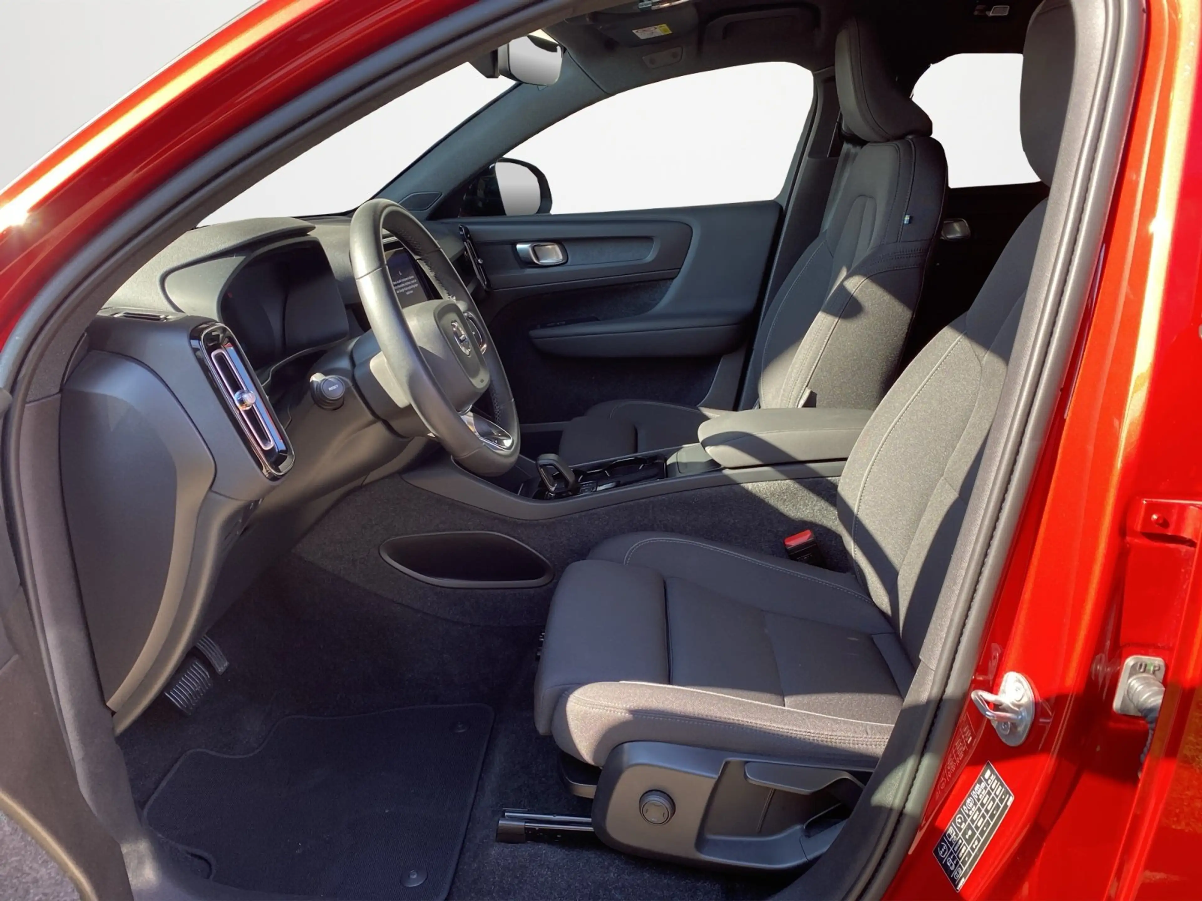 Volvo C40 Plus Pure Electric WiPa*Pano*SHZ*StHzg*RFK* — photo 7