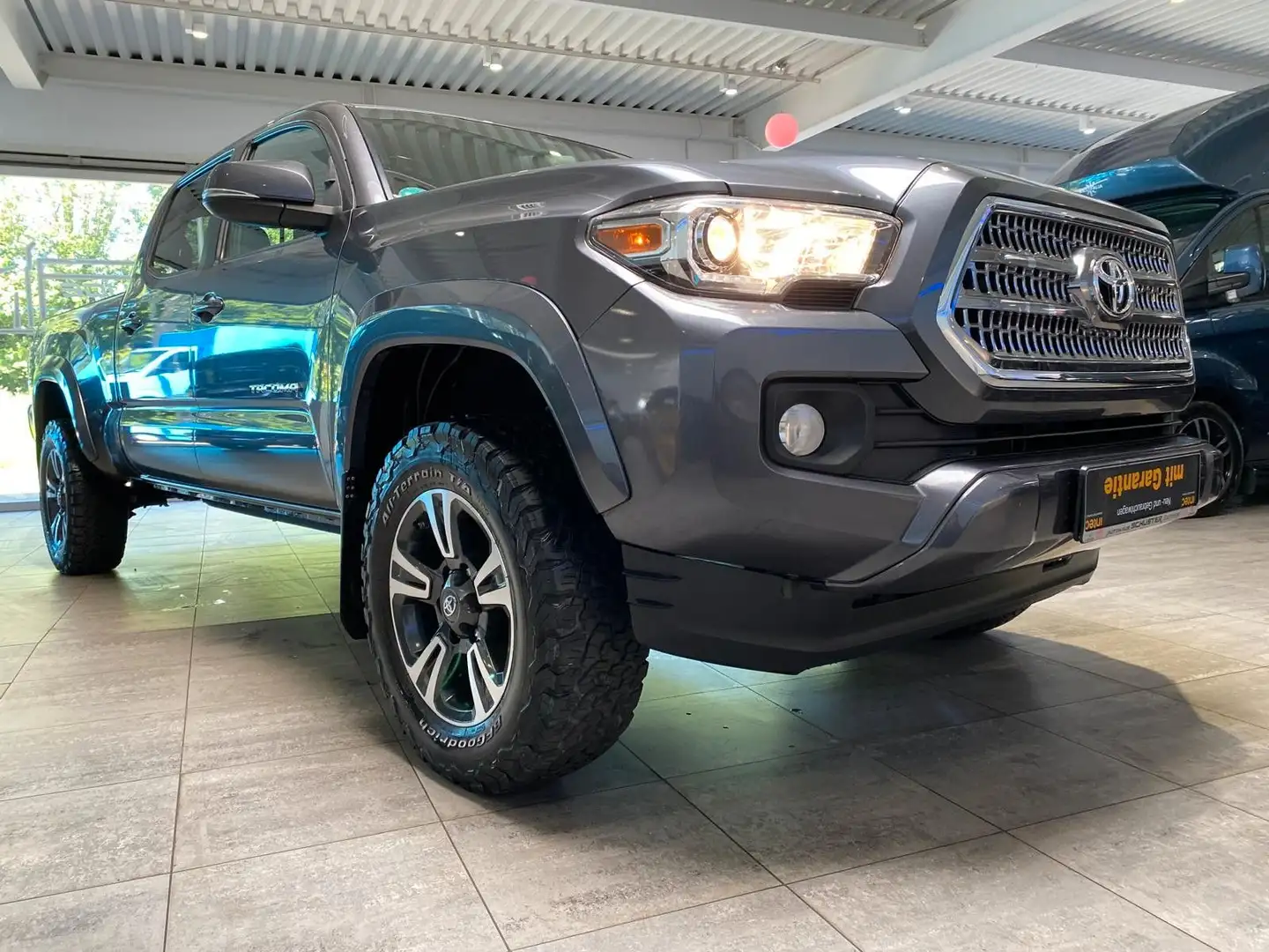 Toyota Hilux Tacoma TRD Offroad 4x4 Sport *Garantie* Gris - 1