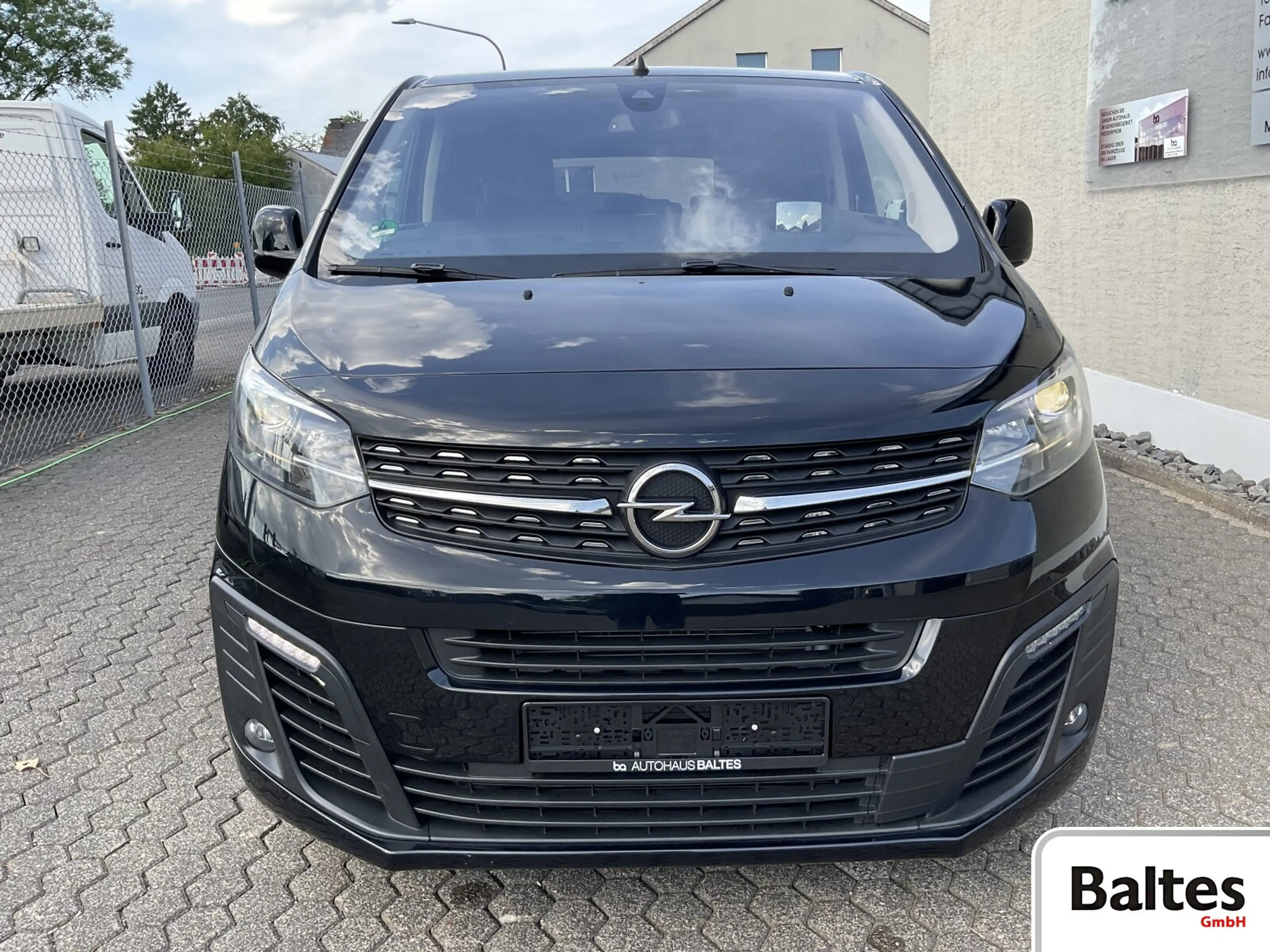 Opel Zafira Life Zafira Life 2.0 D M Edition 8Si/Xenon/Navi/FahrA — photo 2