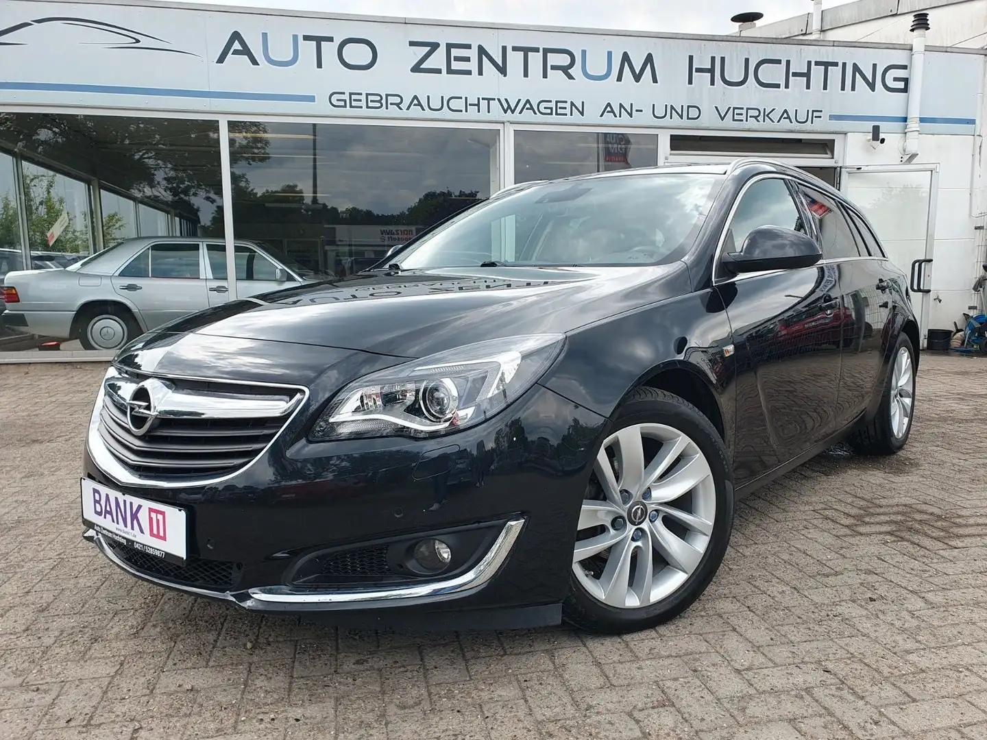 Opel Insignia A Sports Tourer Innovation Noir - 1