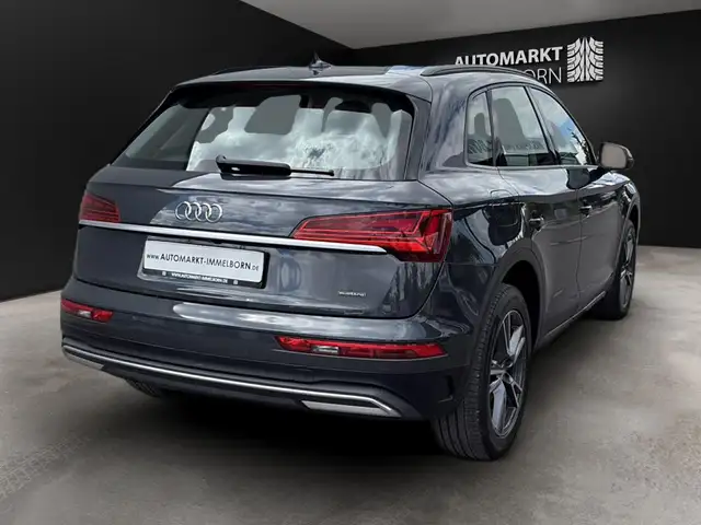Audi Q5 view 11