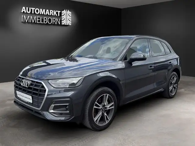 Audi Q5 view 4