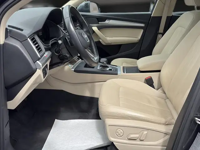 Audi Q5 view 14
