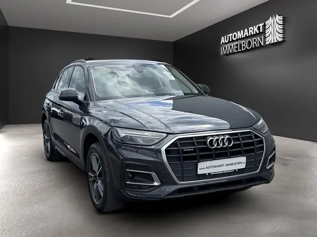 Audi Q5 view 2