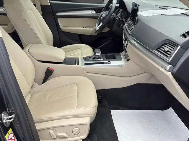 Audi Q5 view 13