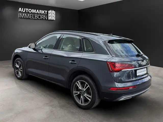 Audi Q5 view 5