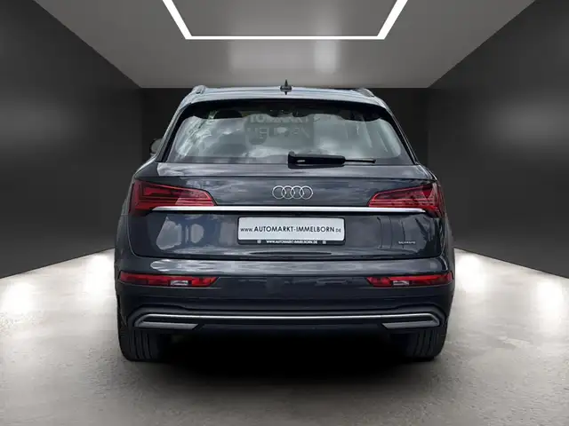 Audi Q5 view 9