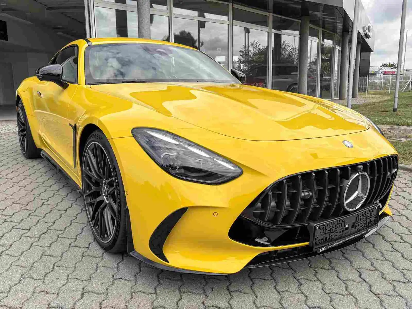 Mercedes-Benz AMG GT 4M+ premium Night+MBUX+360°+Totwink Geel - 2