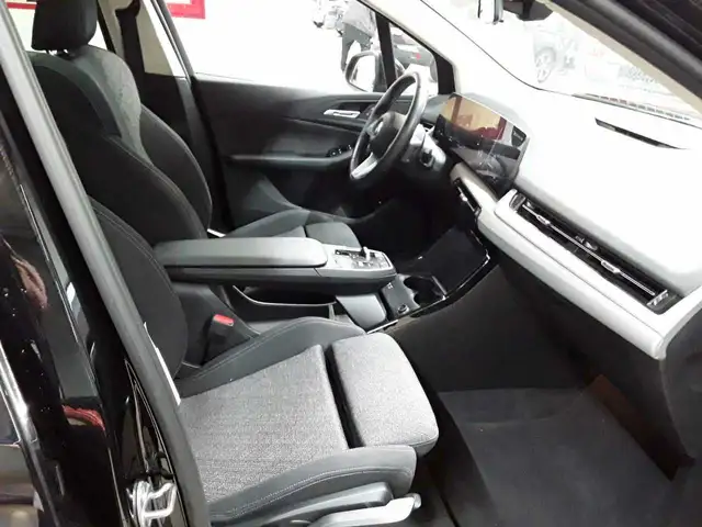 BMW 2 Series view 8