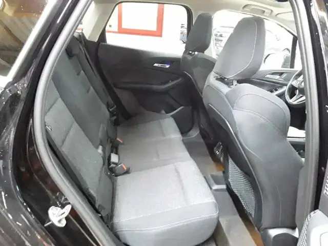 BMW 2 Series view 14