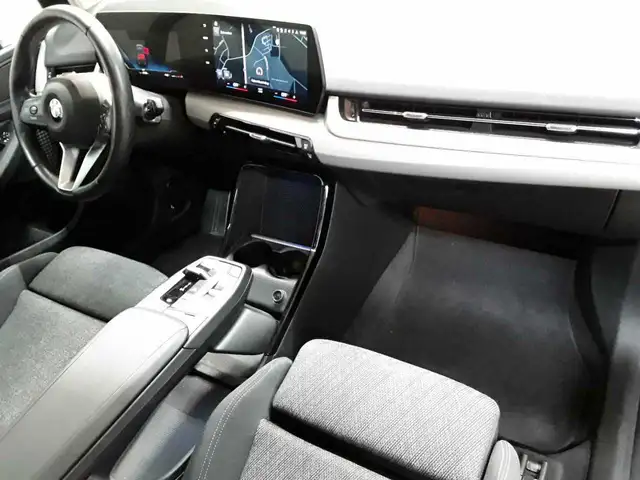 BMW 2 Series view 9