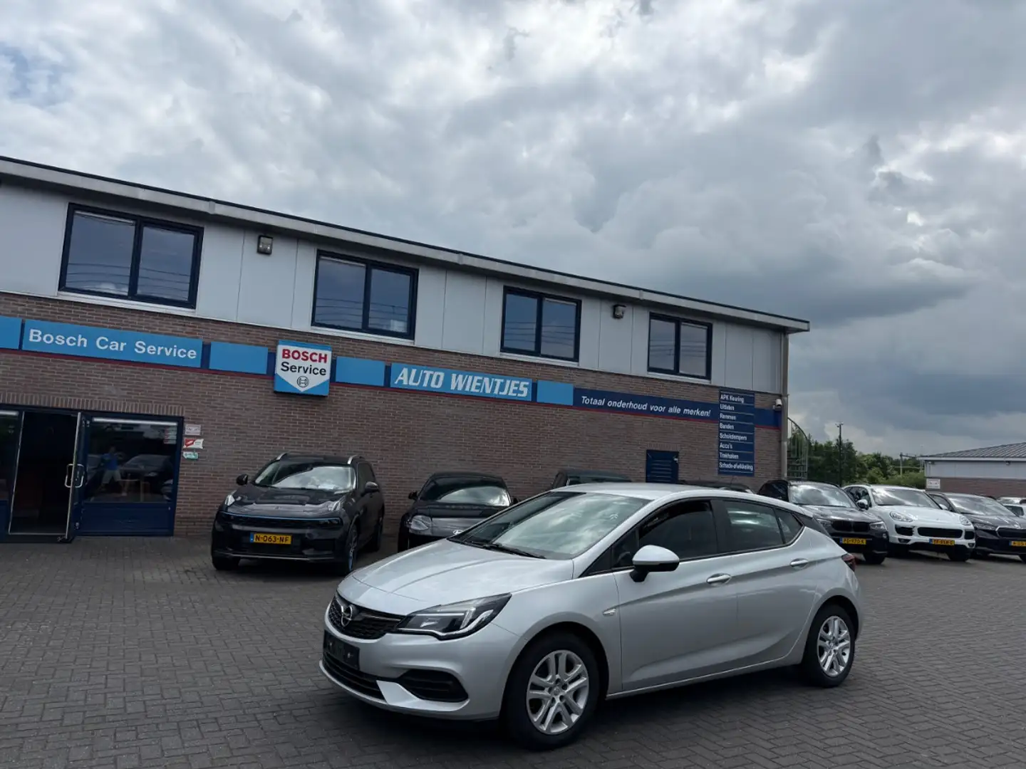 Opel Astra 1.2 Turbo 81kw | Edition 5-Drs | Airco | Navi | Cr Grijs - 2